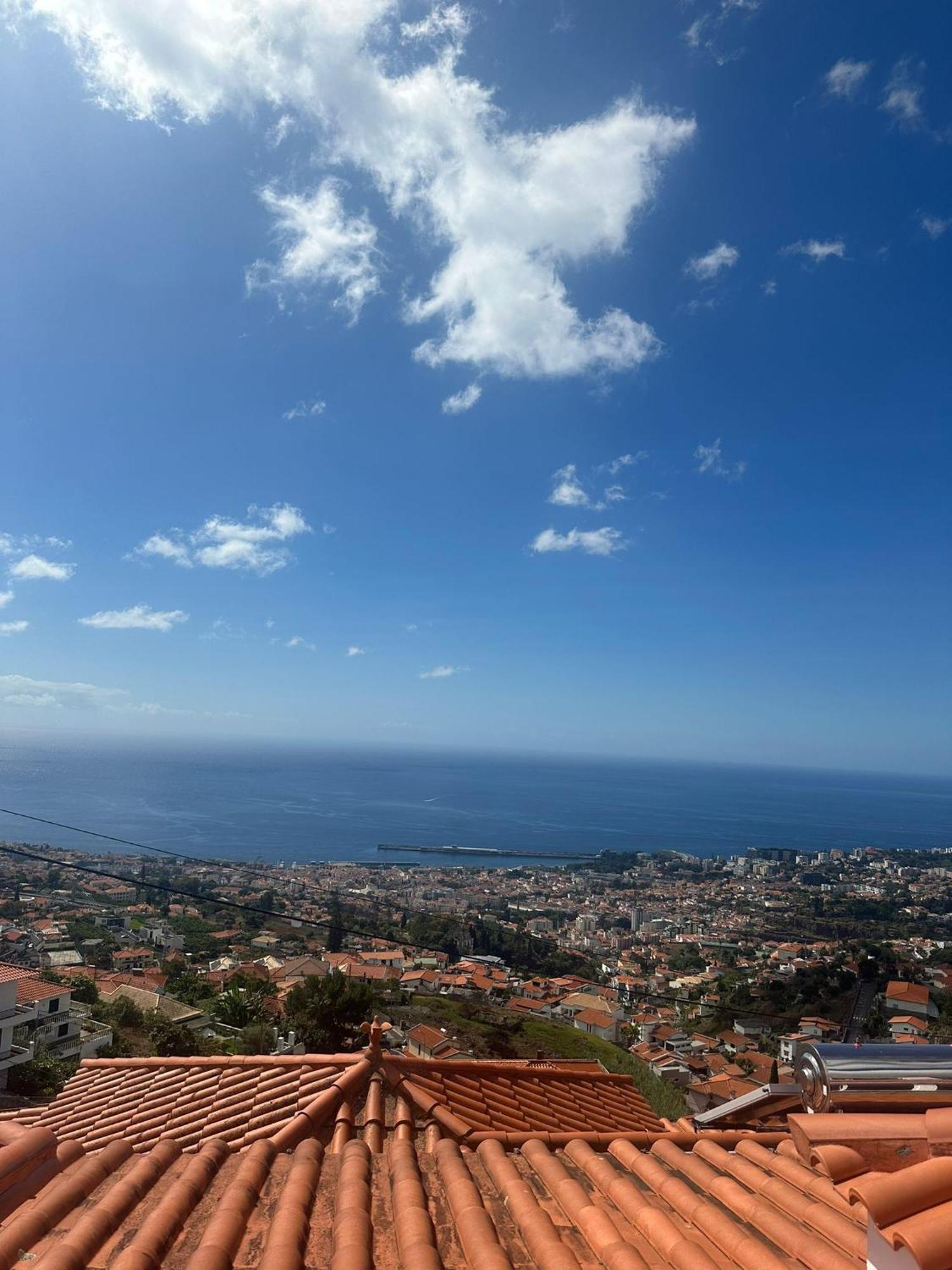 Vakantiehuis The Hill View House Funchal (Madeira)