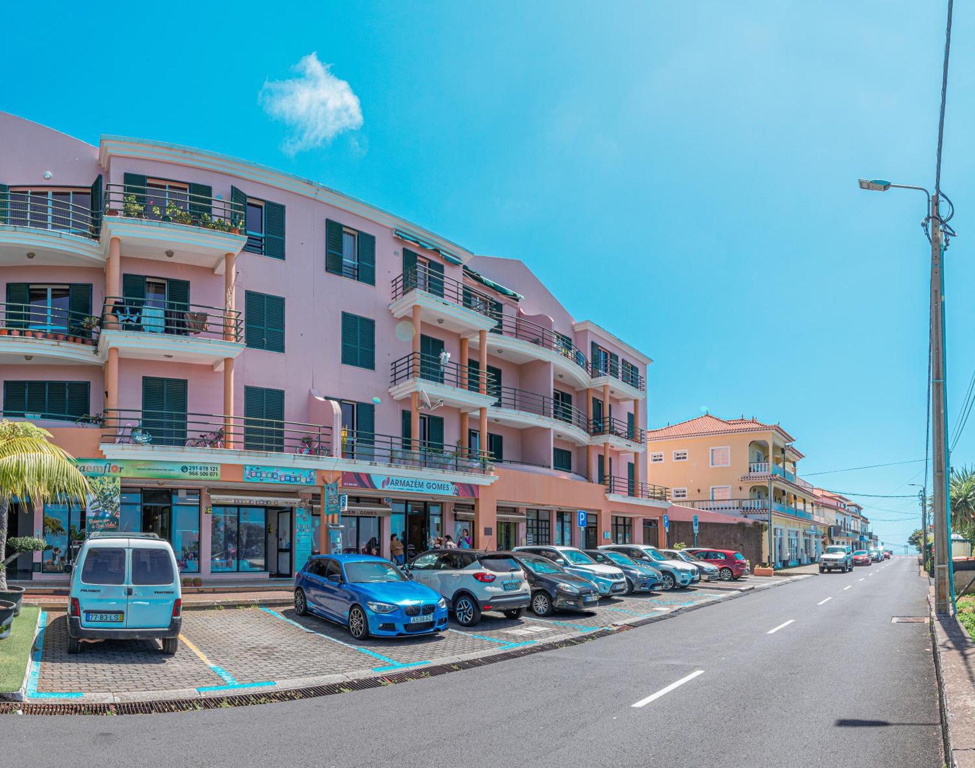 Calheta 3 Stars Apartment