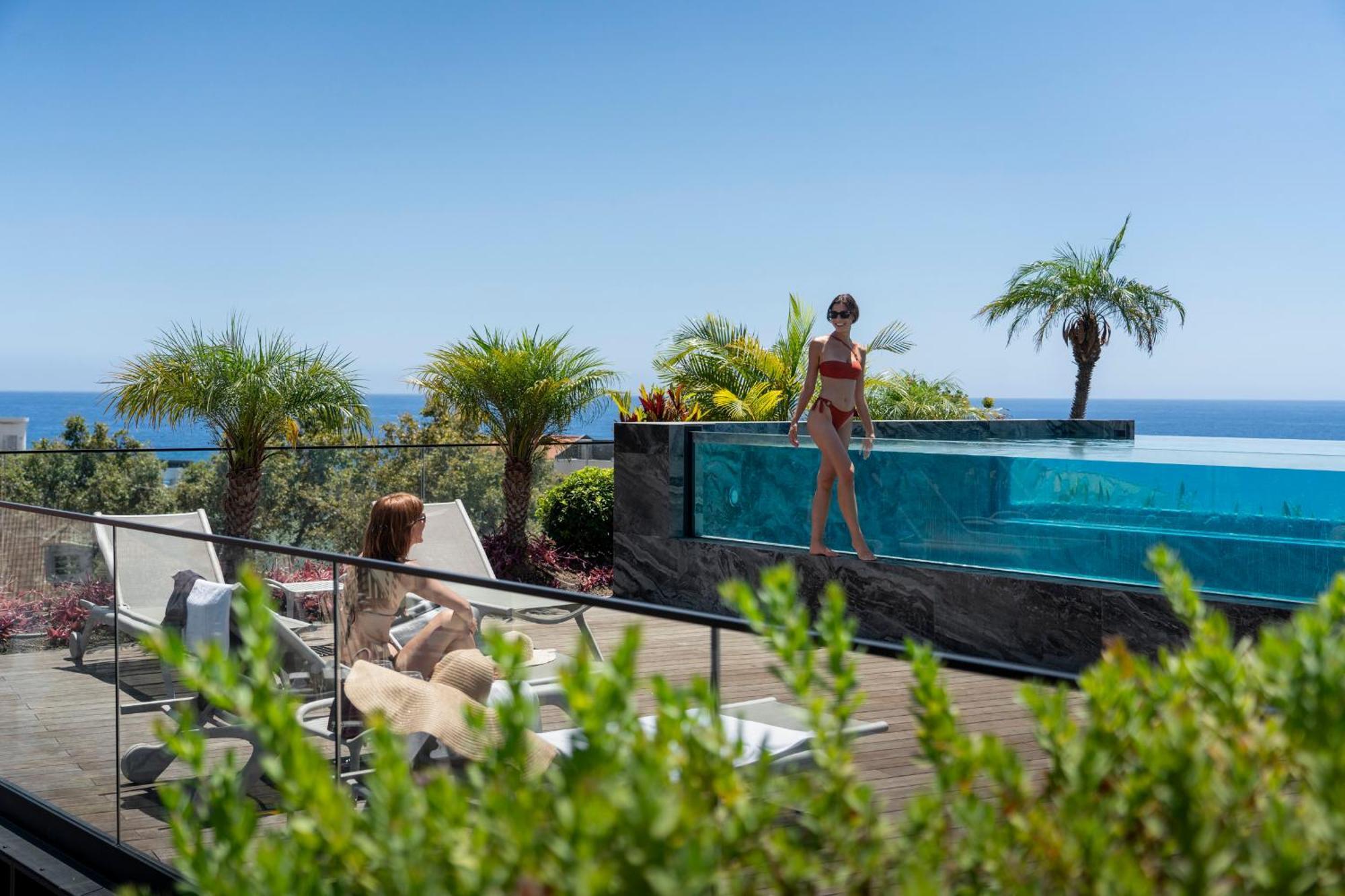 Savoy Insular I By An Island *