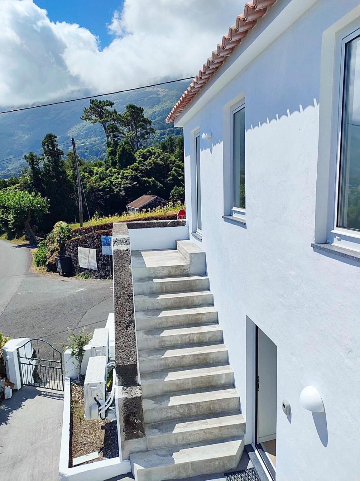 Casa Dos Castanheiros - The White Canto da Areia