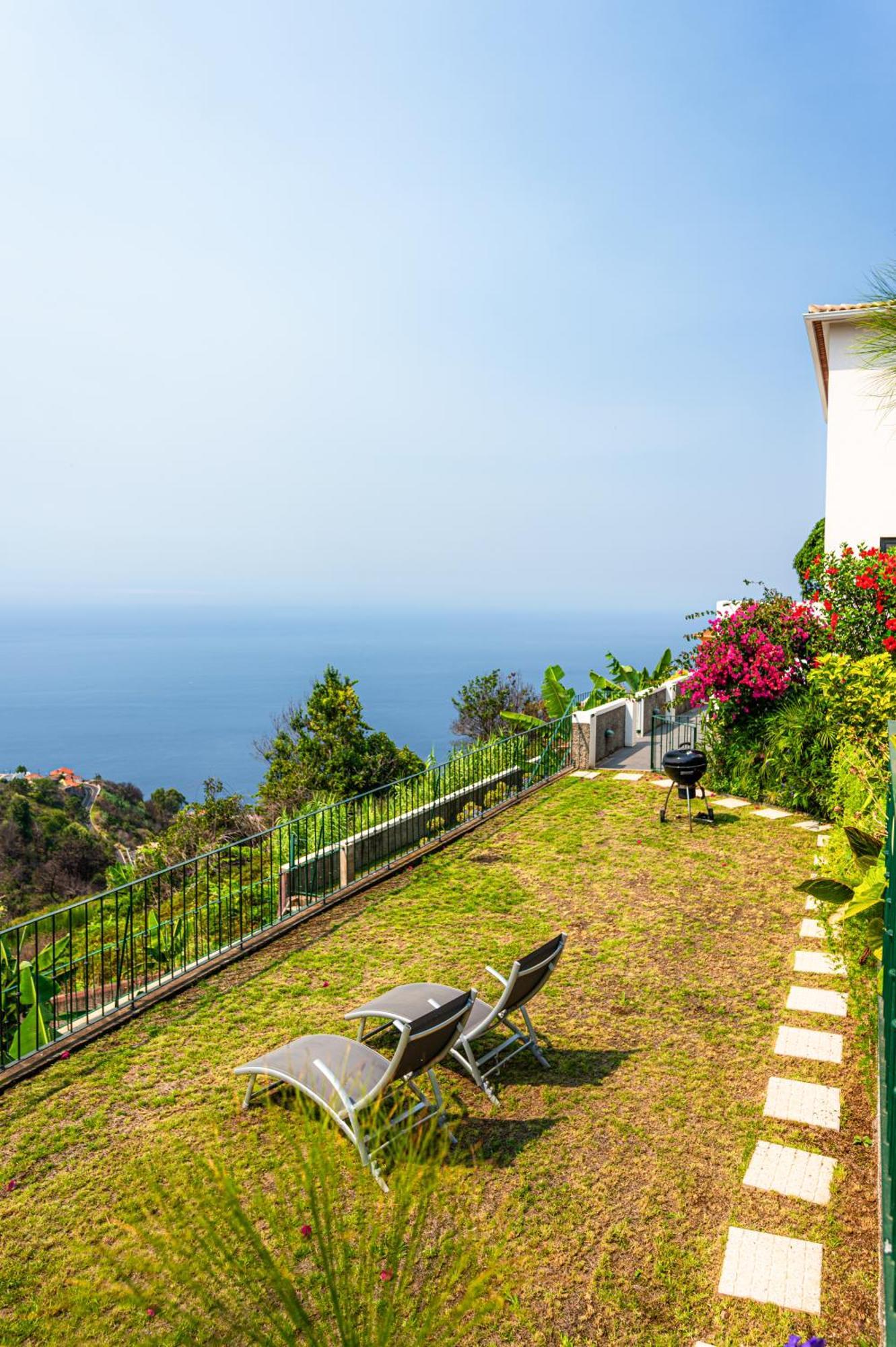 Holiday home Meerblick - Exklusives Loft Mit Terrassen & Hot-tub Faja da Ovelha