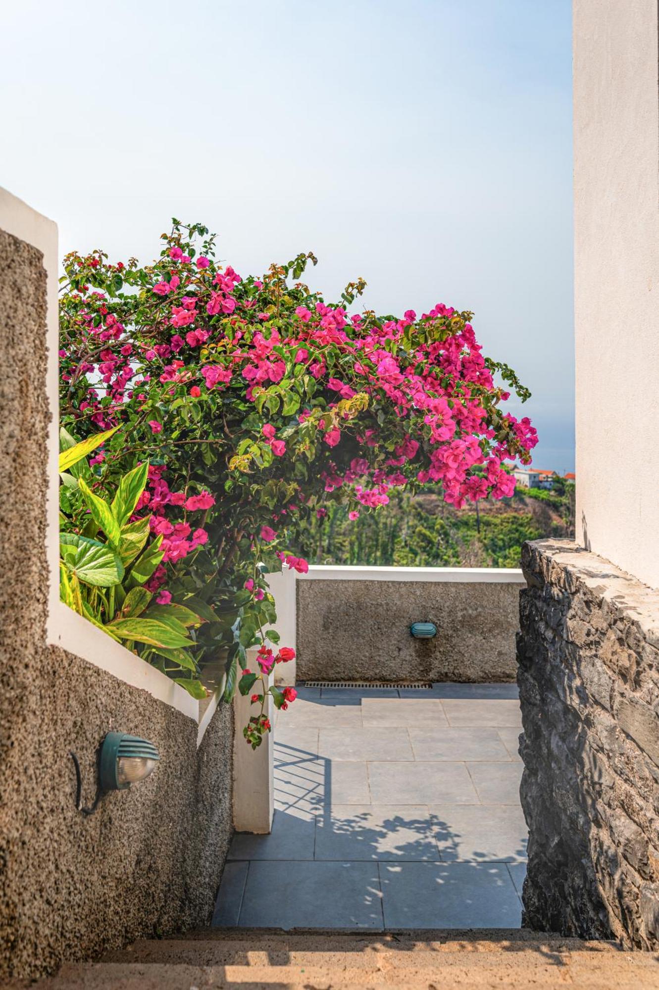 Holiday home Meerblick - Exklusives Loft Mit Terrassen & Hot-tub Faja da Ovelha