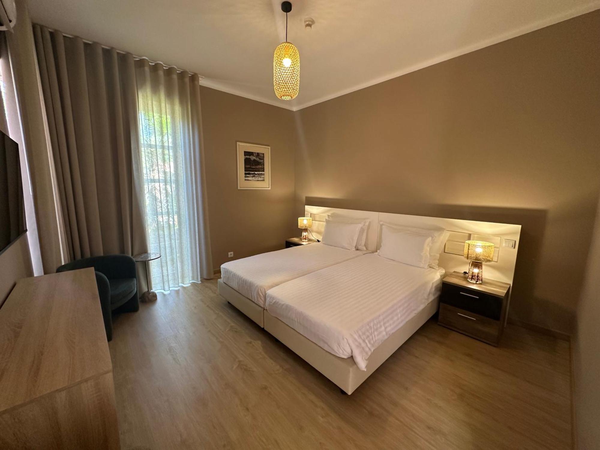 & Art Madeira Inn 3*