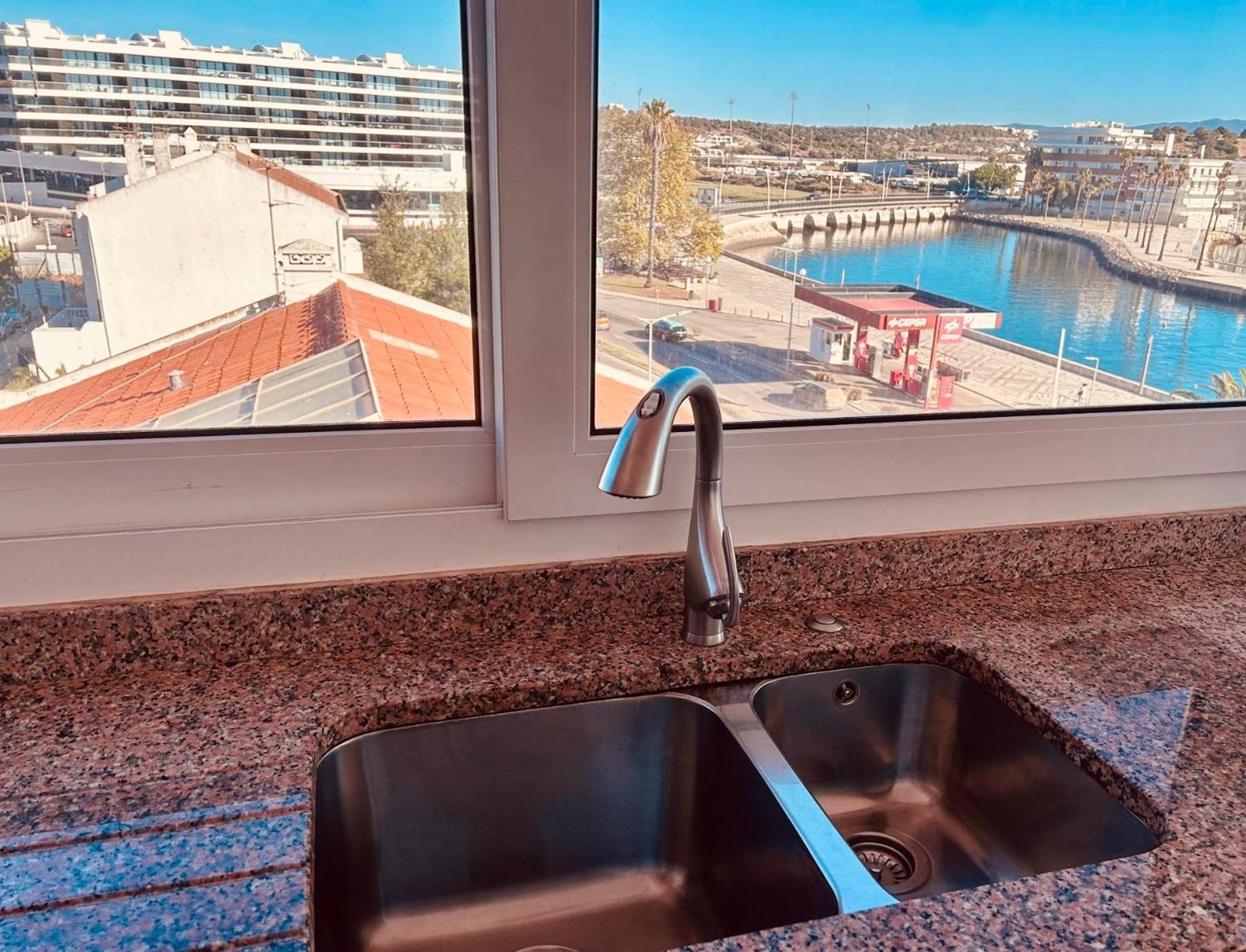 With Panoramic Yacht Marina Views Apartamento *