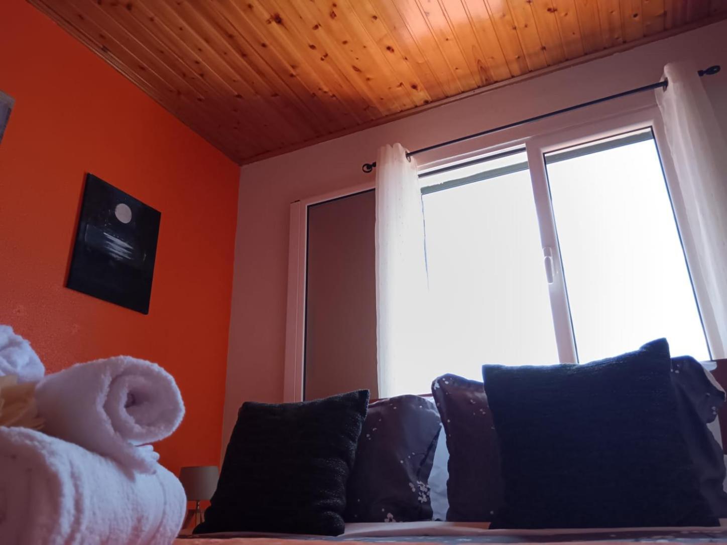 Casa - Peceful Mountain Retreat In Calheta Homestay