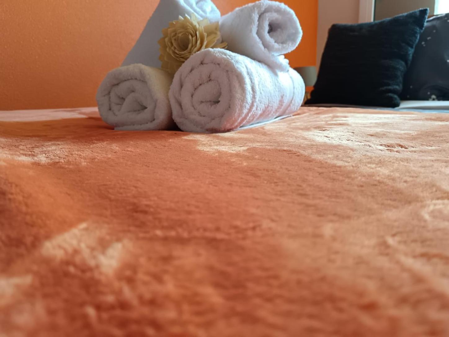 Casa - Peceful Mountain Retreat In Calheta Homestay *