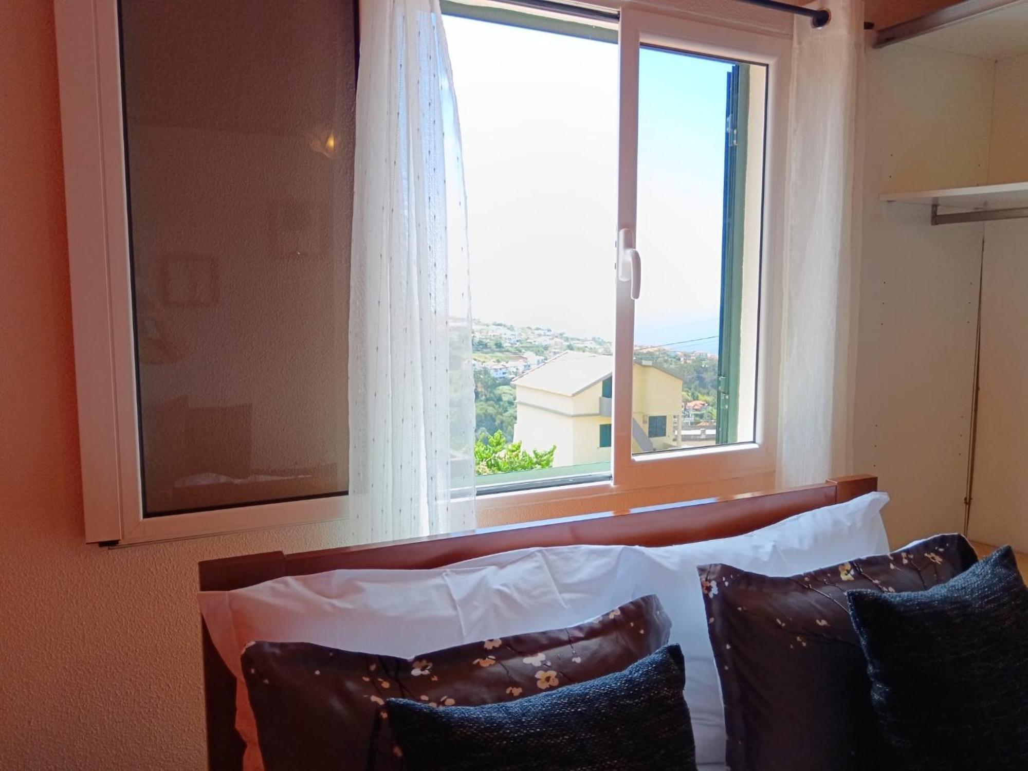 Casa - Peceful Mountain Retreat In Calheta Homestay