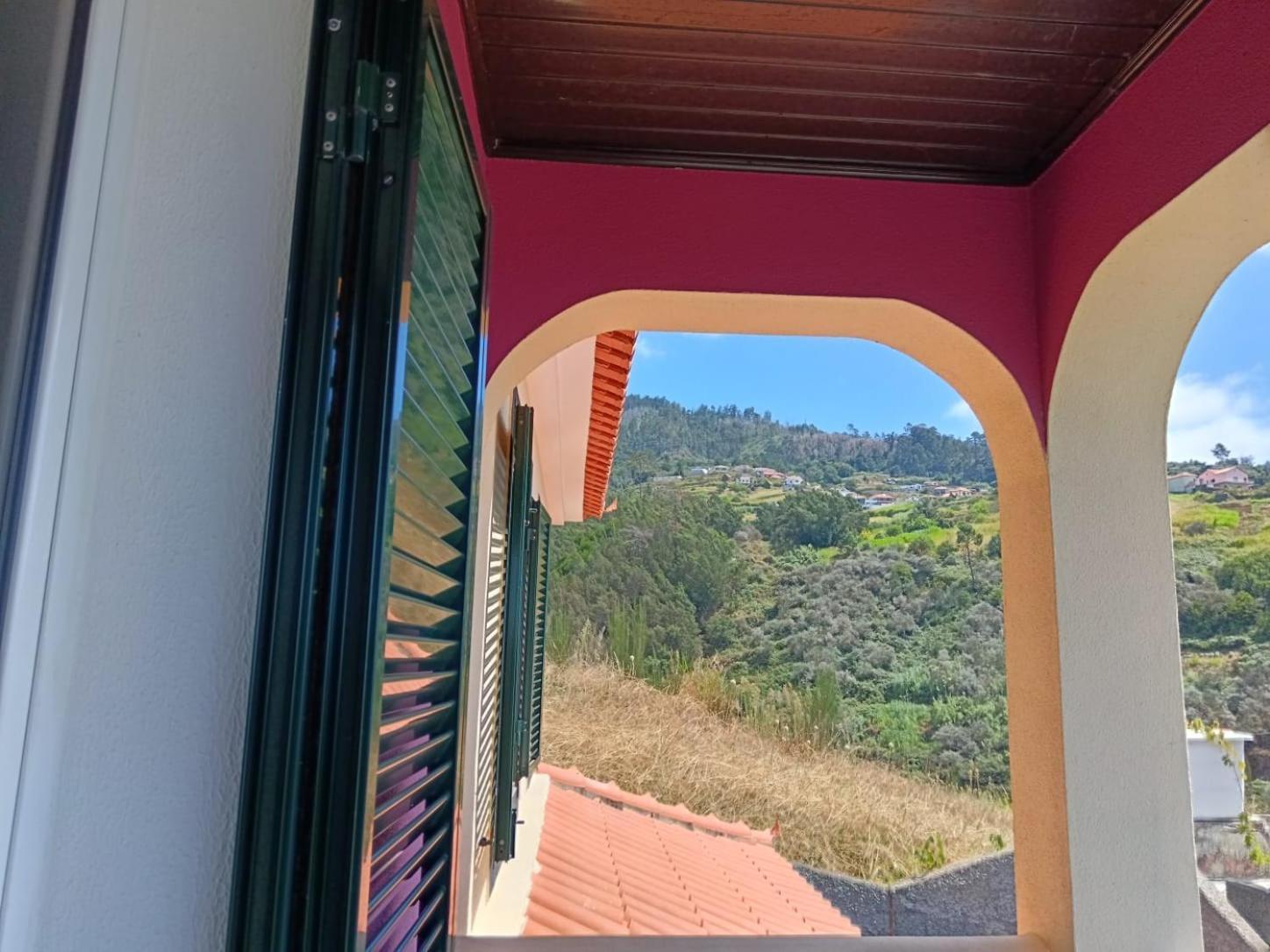 Casa - Peceful Mountain Retreat In Calheta Homestay
