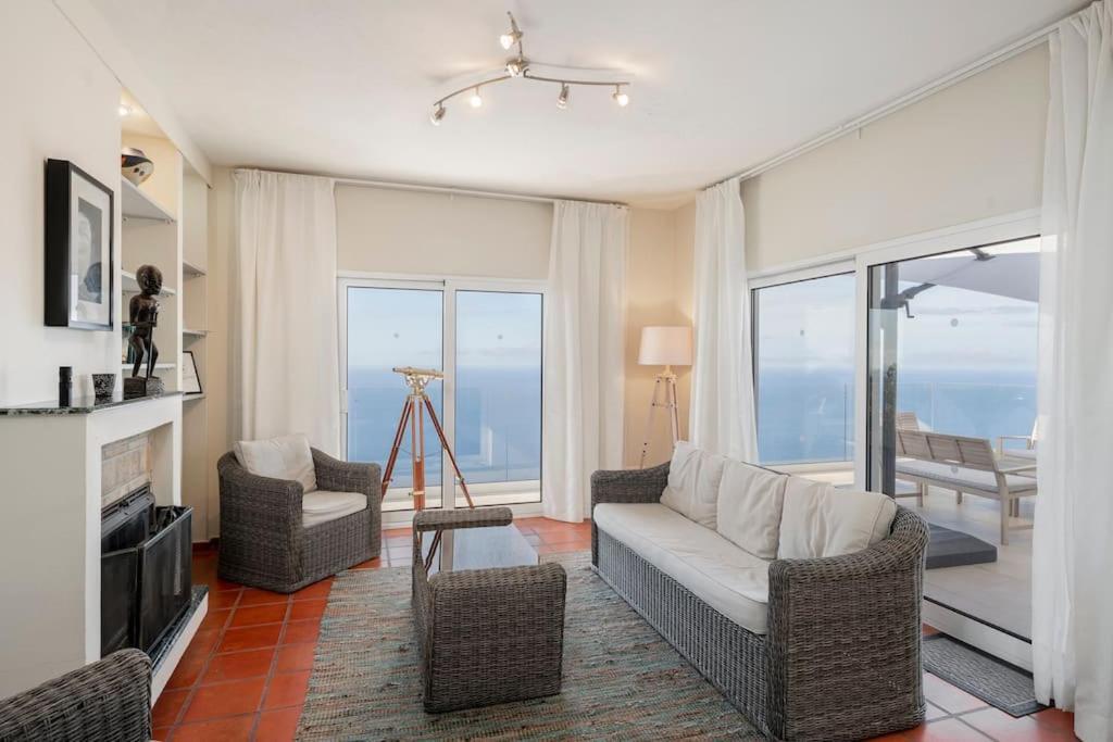 Ourmadeira - Aquarela, Panoramic Seaviews Villa Canico (Madeira)