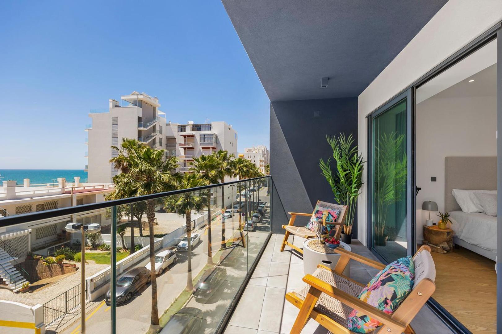 Stylish Modern Beachside With Pool & Seaview Quarteira