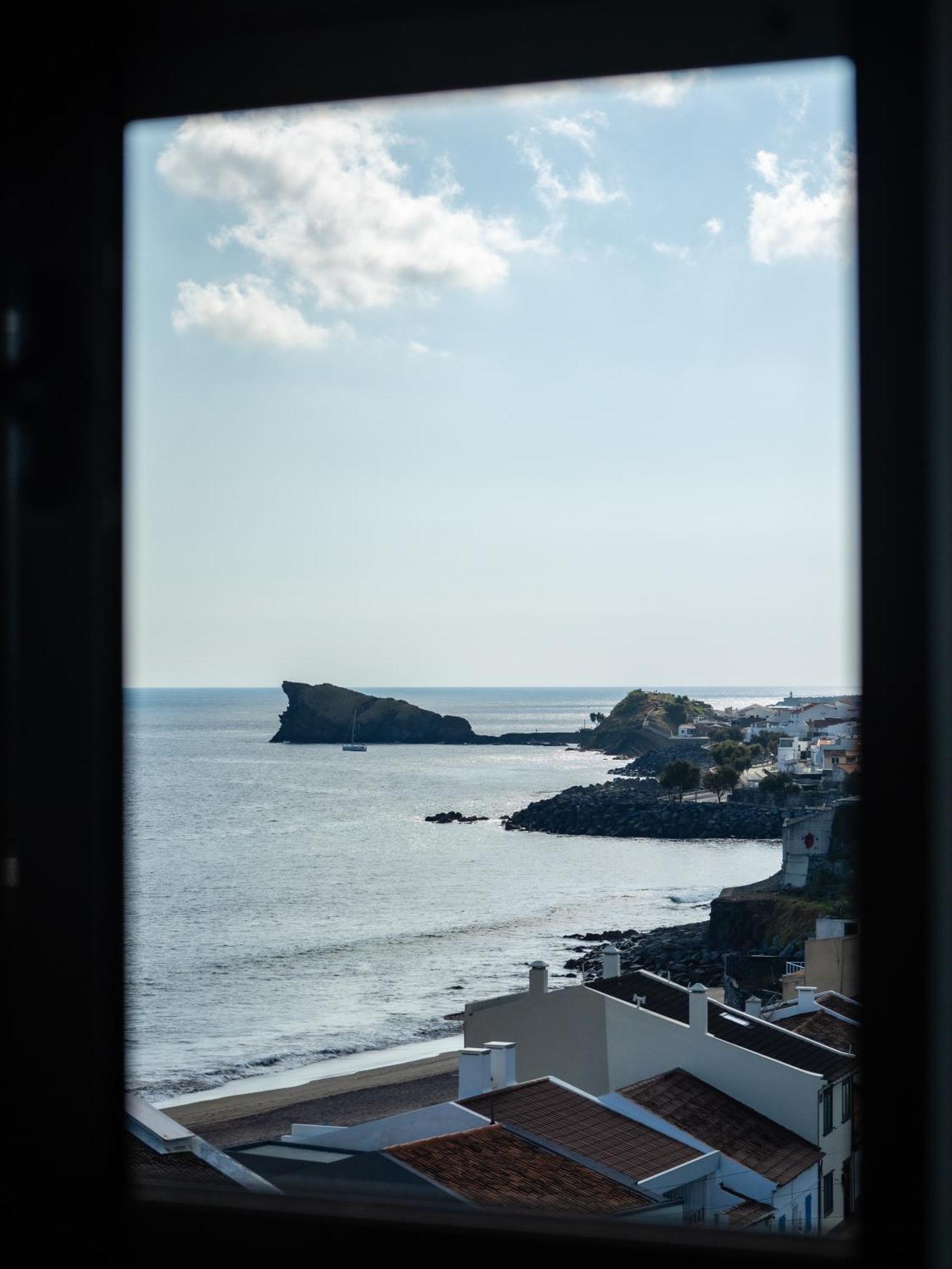 Apartment Regatta - Beachfront And Sea Views *
