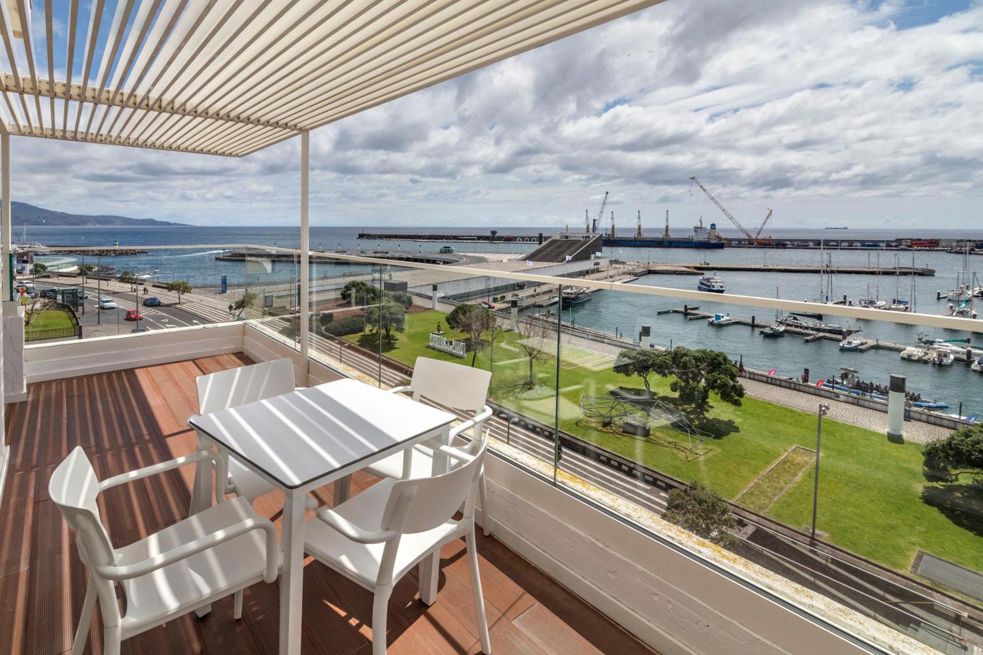 Gaivota Azores Hotel 4*