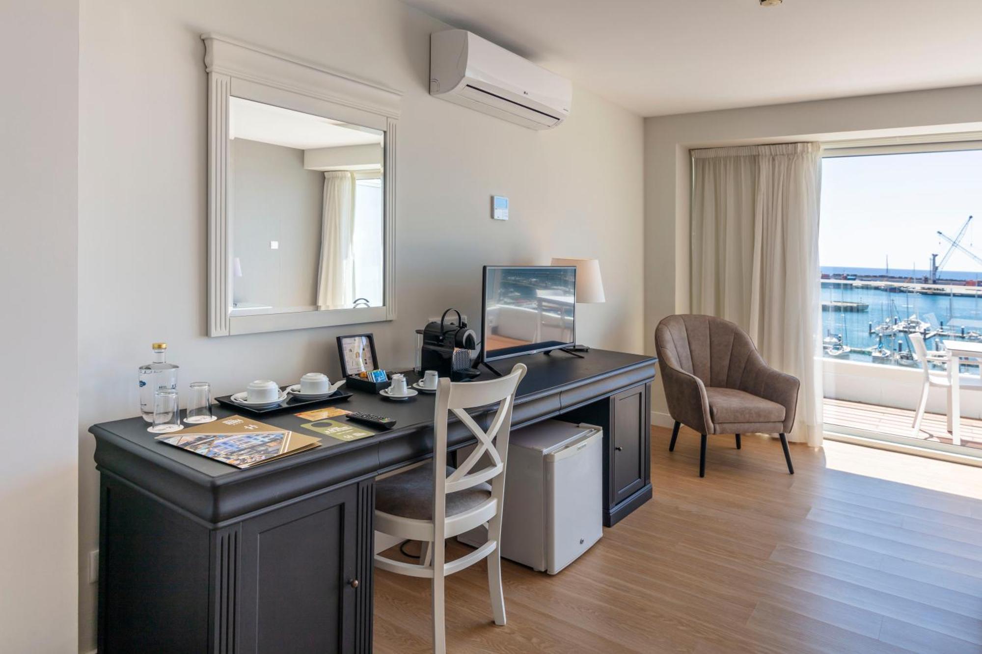 Hotel Gaivota Azores 4*