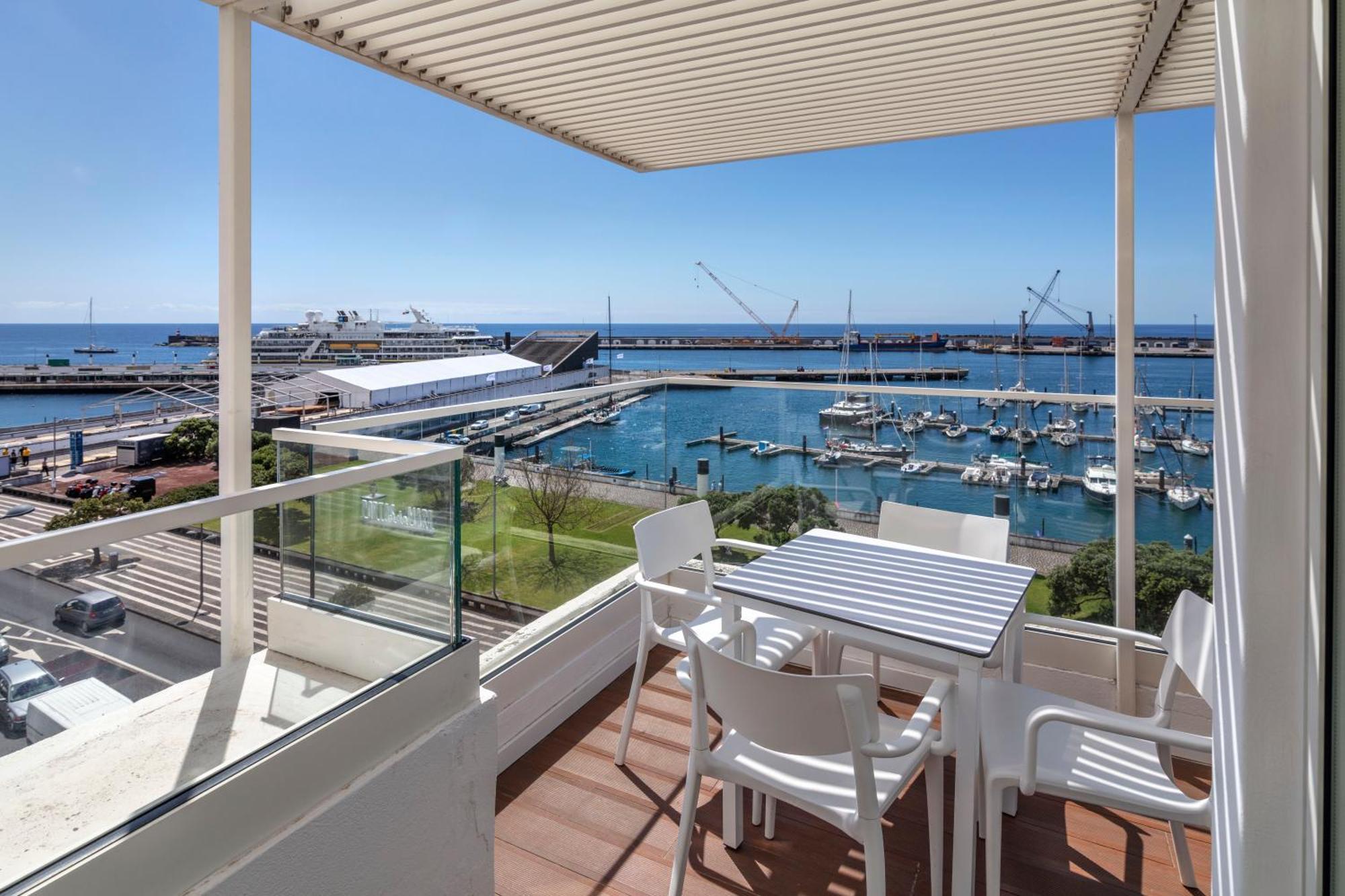 Gaivota Azores Hotel 4*