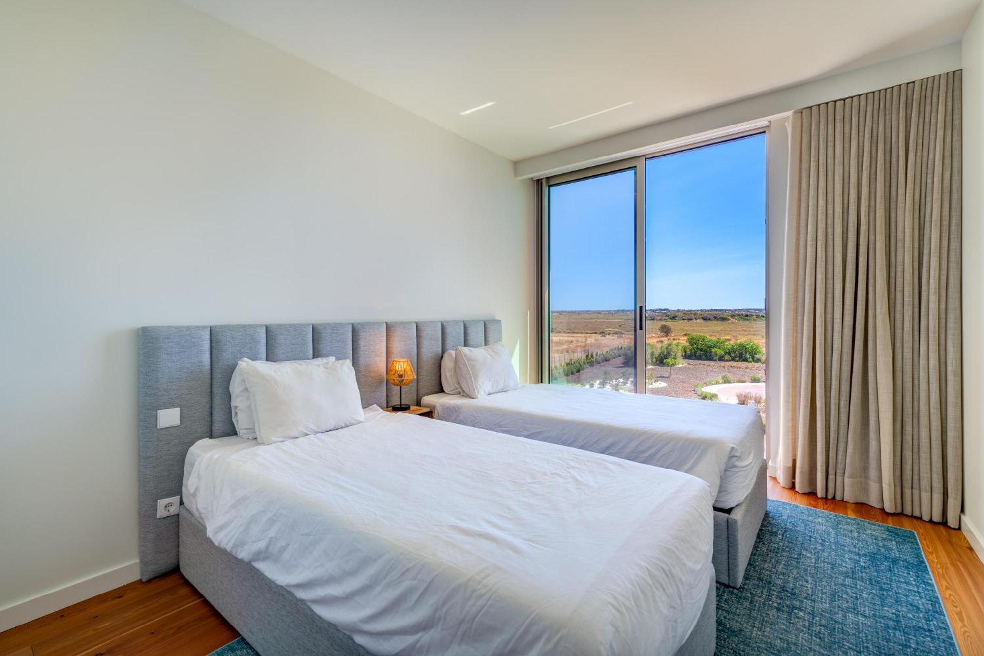 Cond Bayline - T2 - - Pool - Gym - Wifi - Nemo - By Bedzy Apartment *