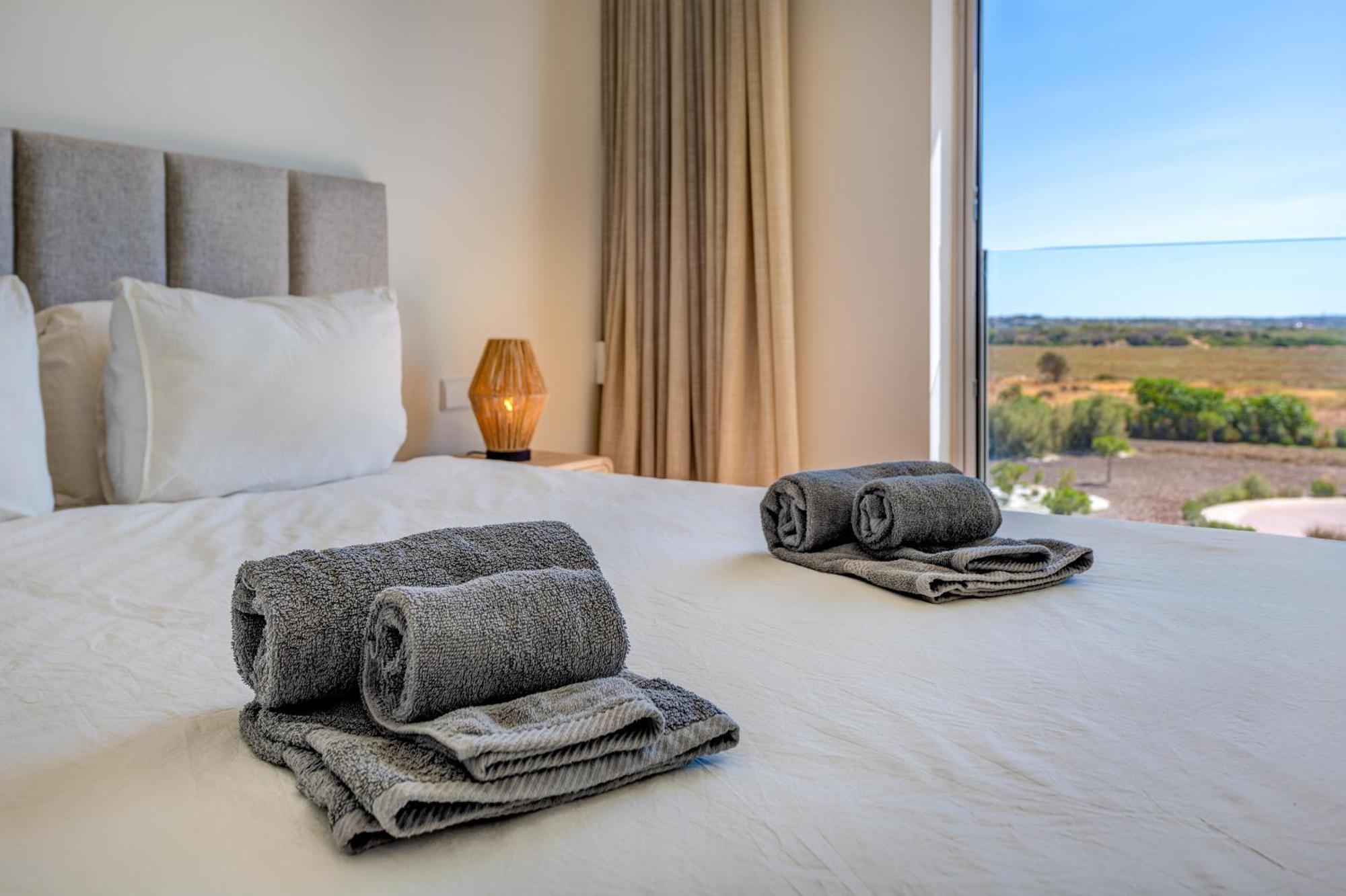 Cond Bayline - T2 - - Pool - Gym - Wifi - Nemo - By Bedzy Apartment *