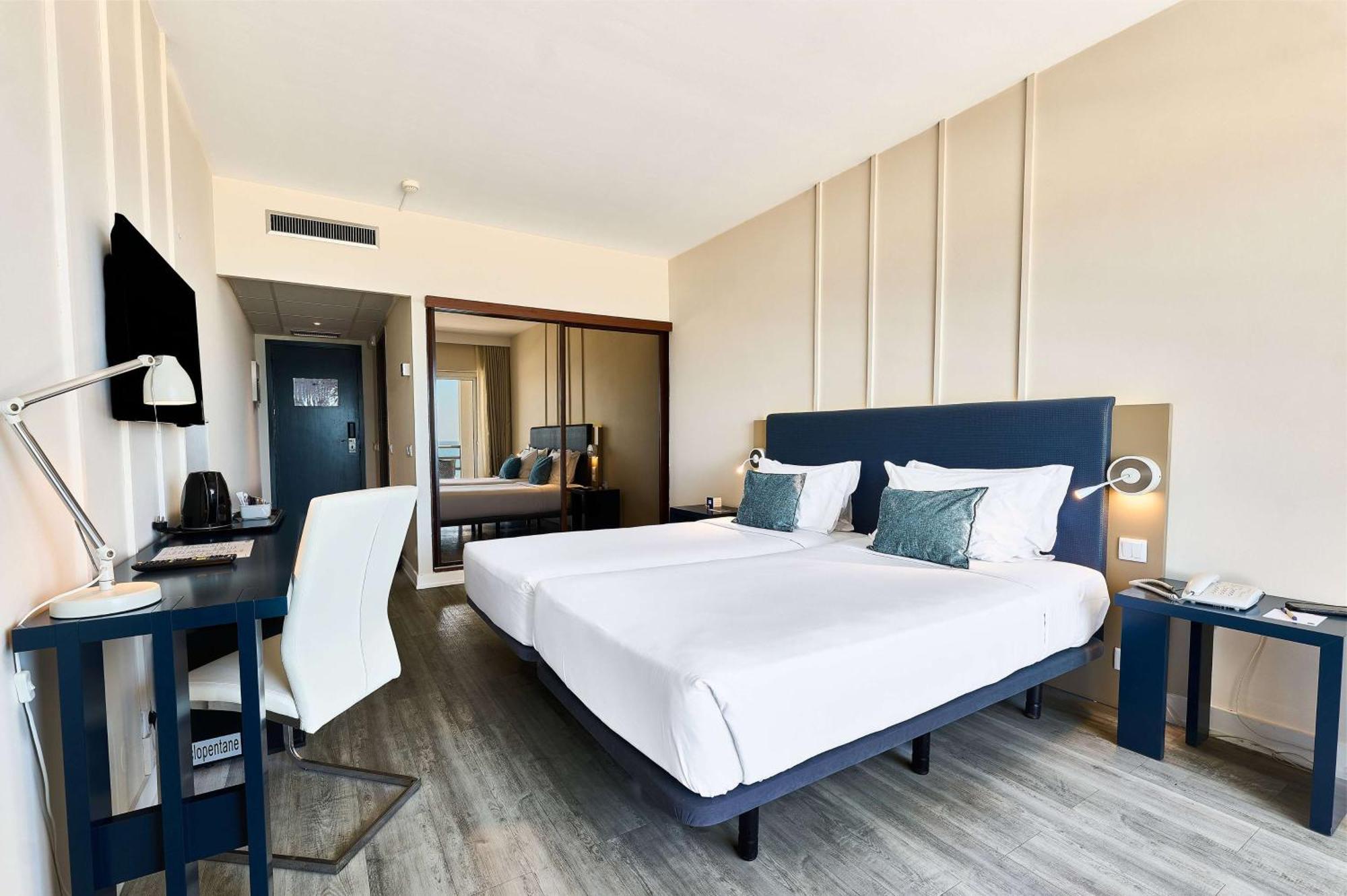 Hotel Tryp By Wyndham Lisboa Caparica Mar 4*