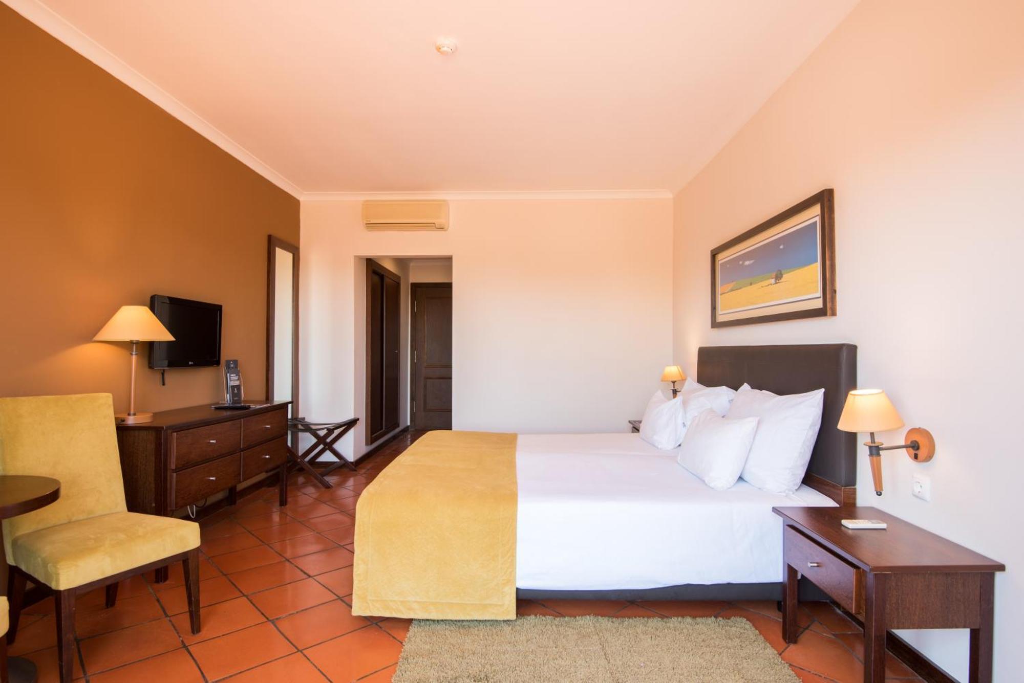 Gale Alentejo Vineyard - Clube De Campo Hotel 4*