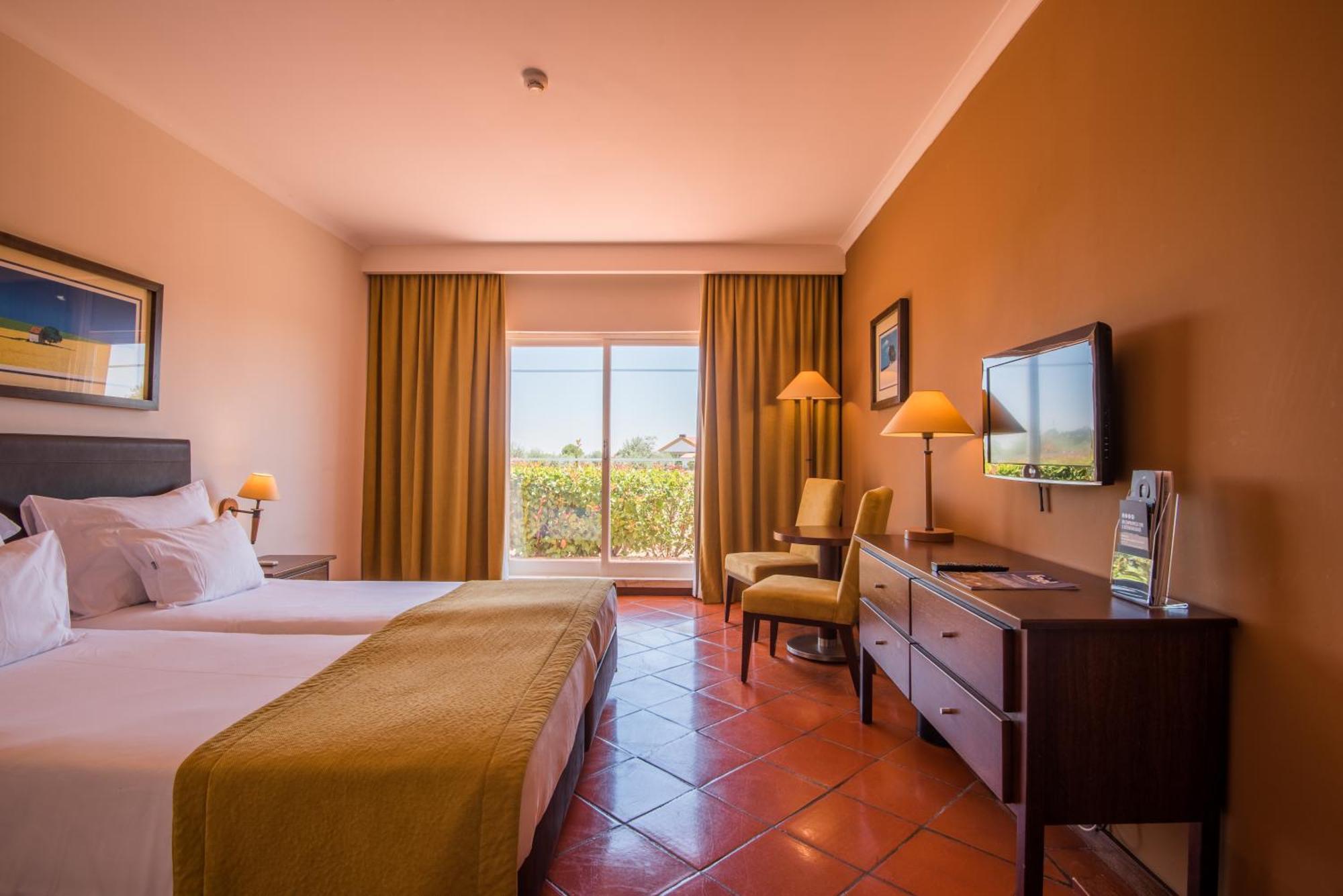Hotel Gale Alentejo Vineyard - Clube De Campo Albernoa