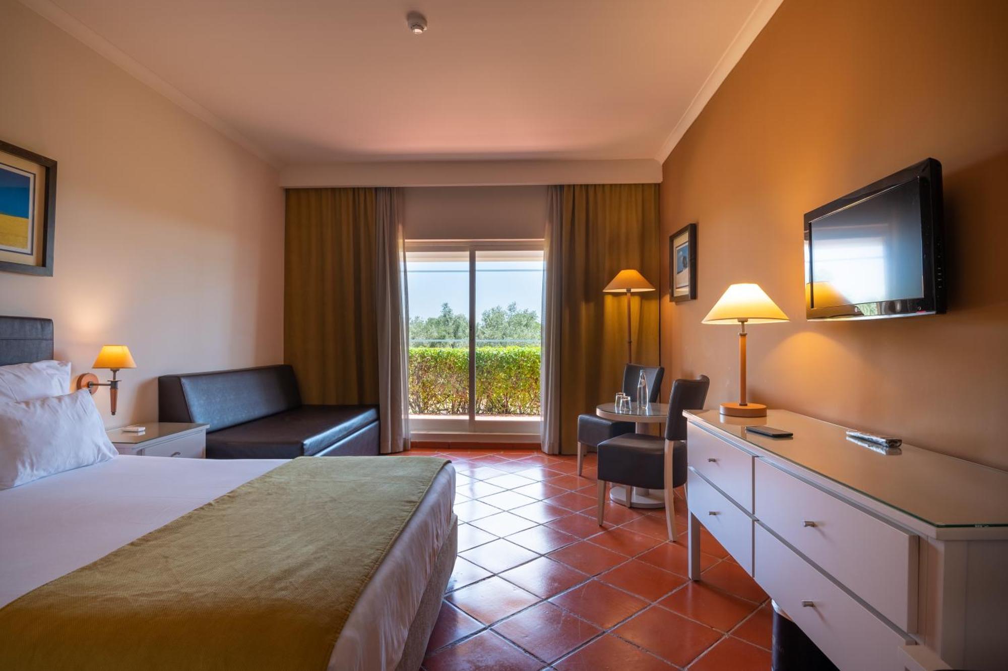 Gale Alentejo Vineyard - Clube De Campo Hotel Albernoa