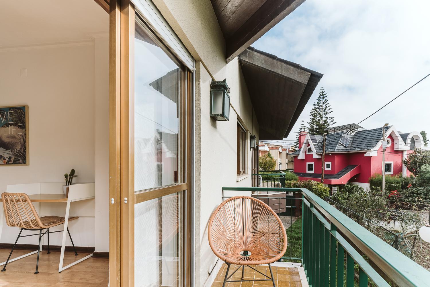 The Salty Pelican Retreat Hostal Estoril