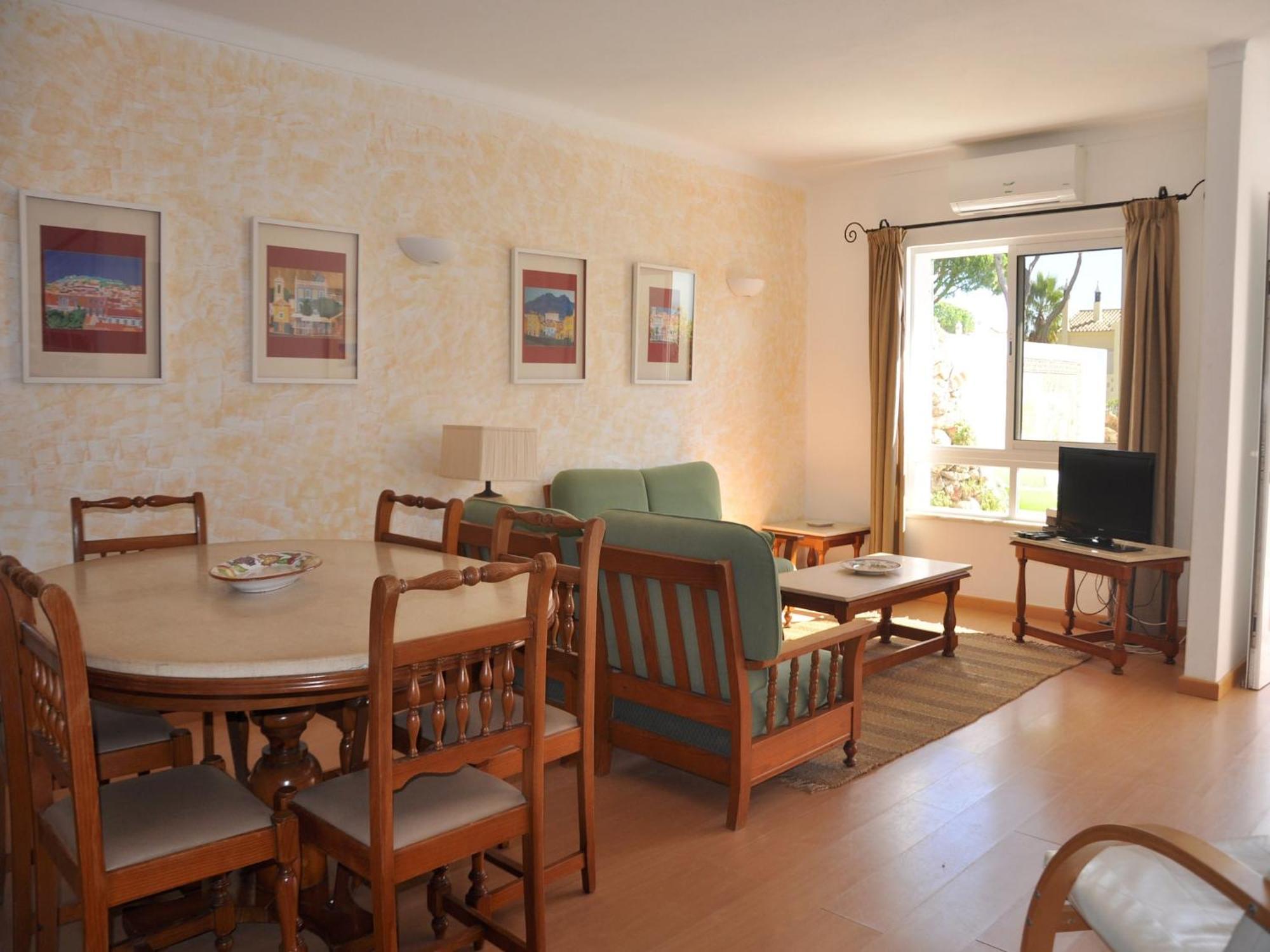 Horacio Is Located Near The Center Of Villa *