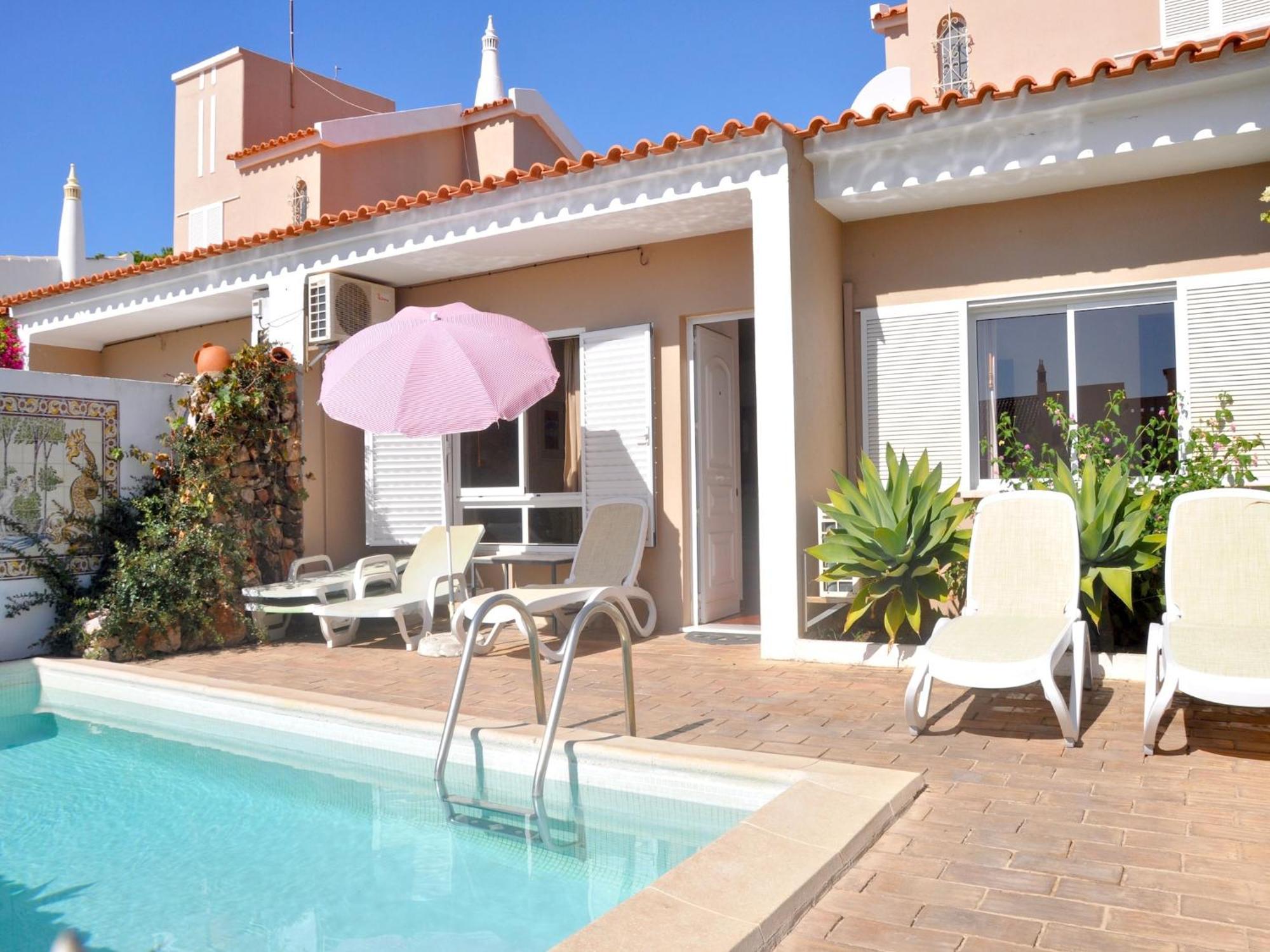 Horacio Is Located Near The Center Of Villa *