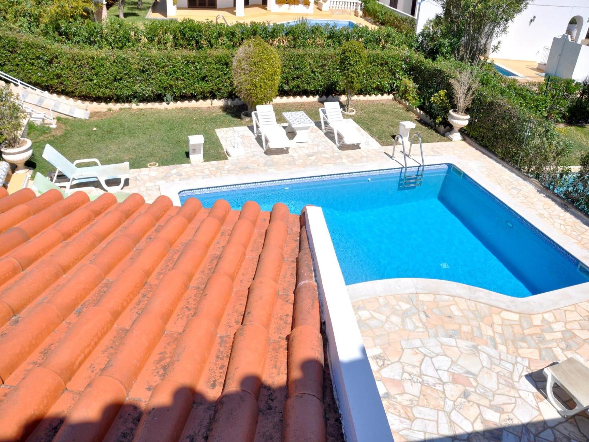 Spacious In The Typical Portuguese Style With Private Swimming Pool Near *