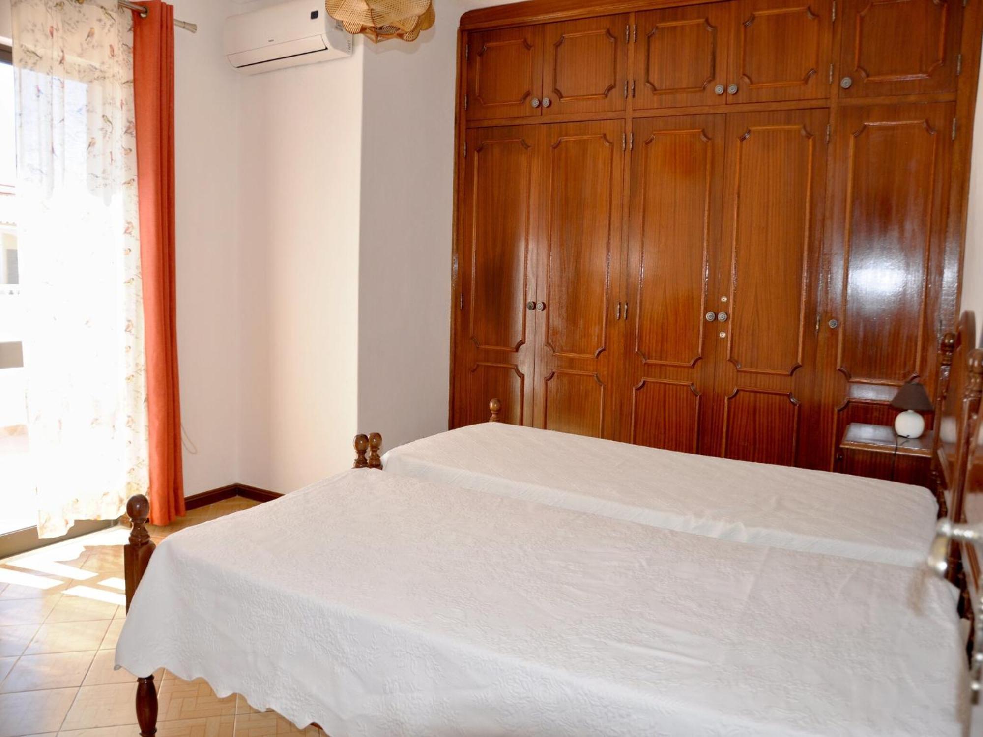 Spacious In The Typical Portuguese Style With Private Swimming Pool Near * Vilamoura