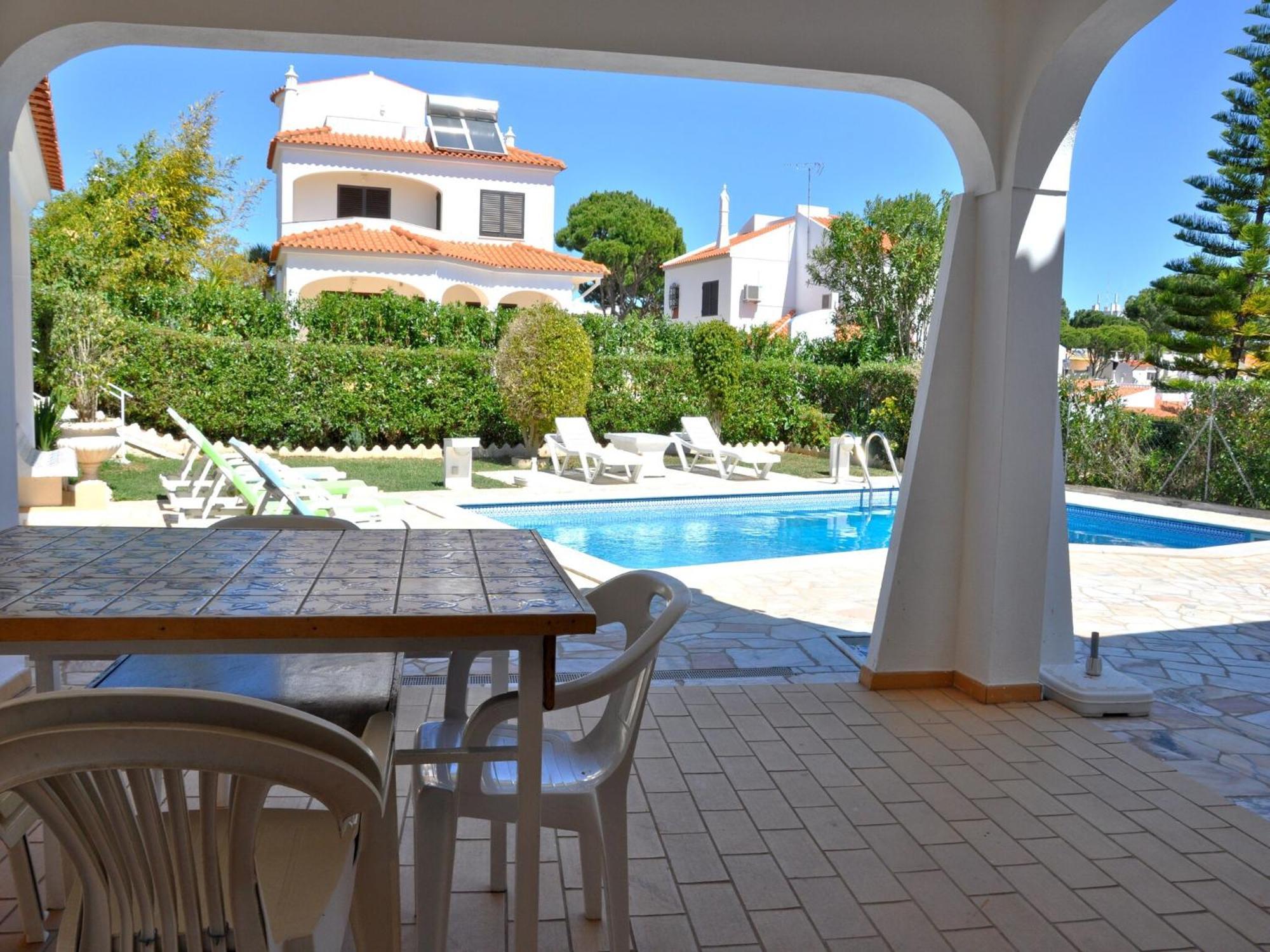 Holiday home Spacious In The Typical Portuguese Style With Private Swimming Pool Near