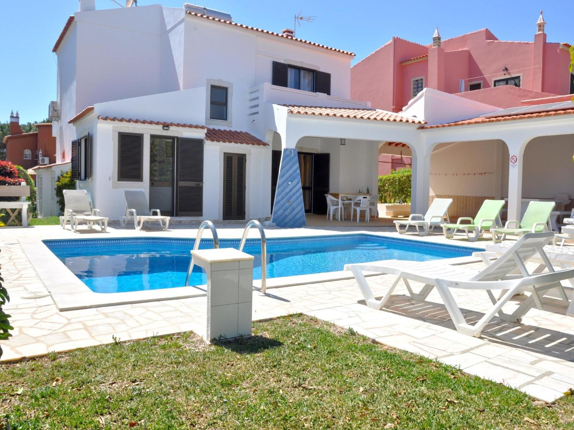 Spacious In The Typical Portuguese Style With Private Swimming Pool Near Holiday home