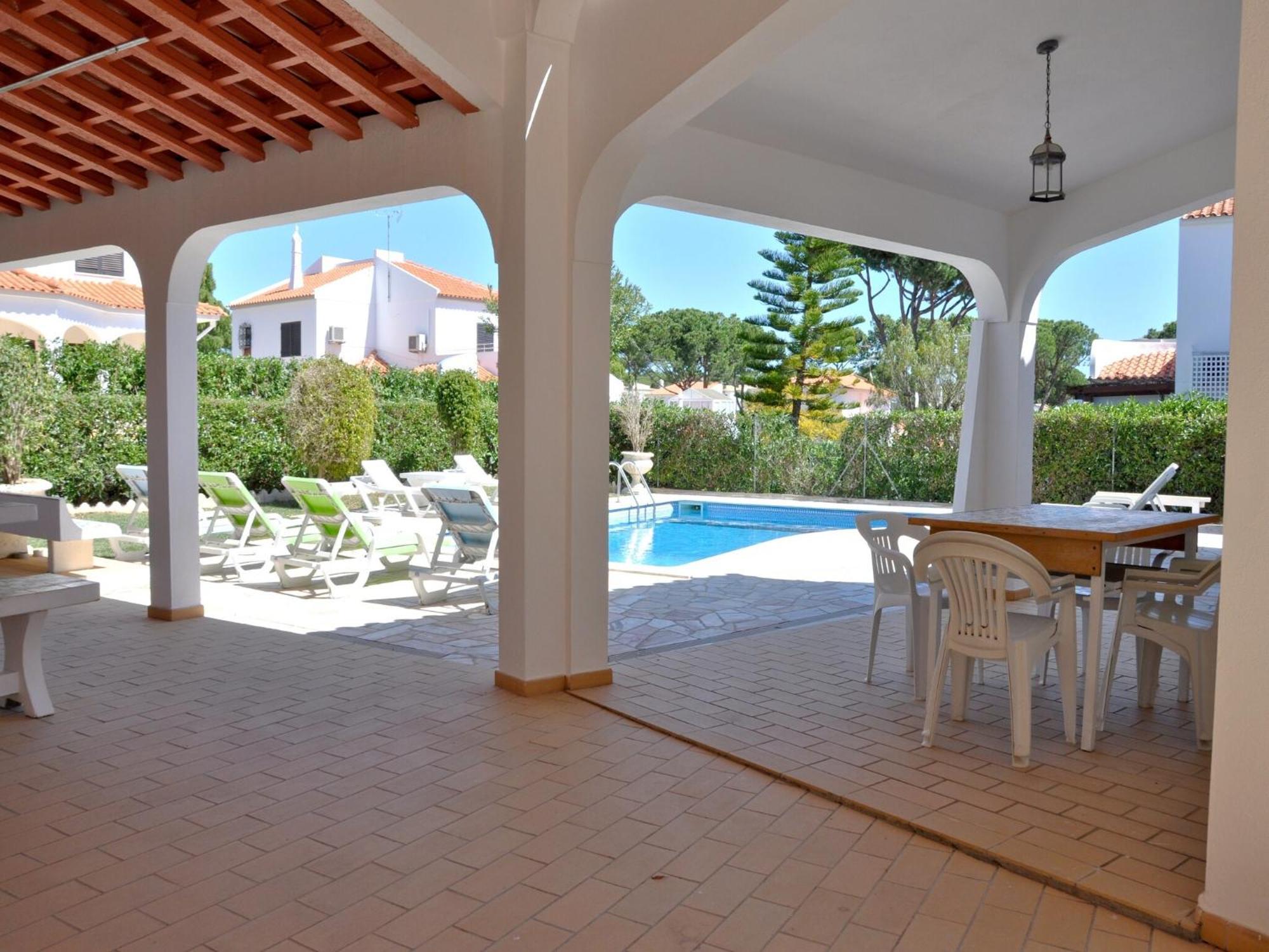 Holiday home Spacious In The Typical Portuguese Style With Private Swimming Pool Near