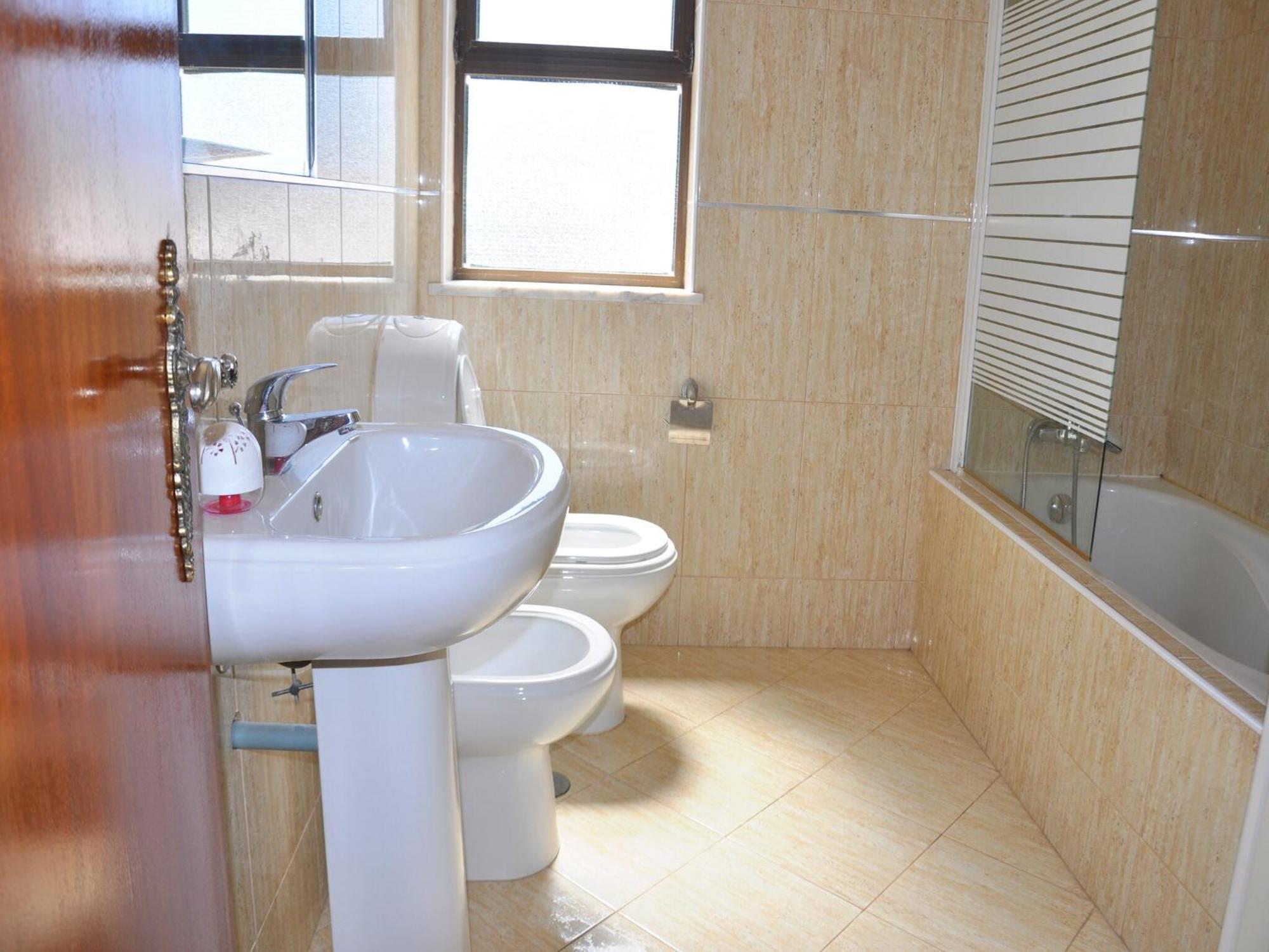 Spacious In The Typical Portuguese Style With Private Swimming Pool Near * Vilamoura