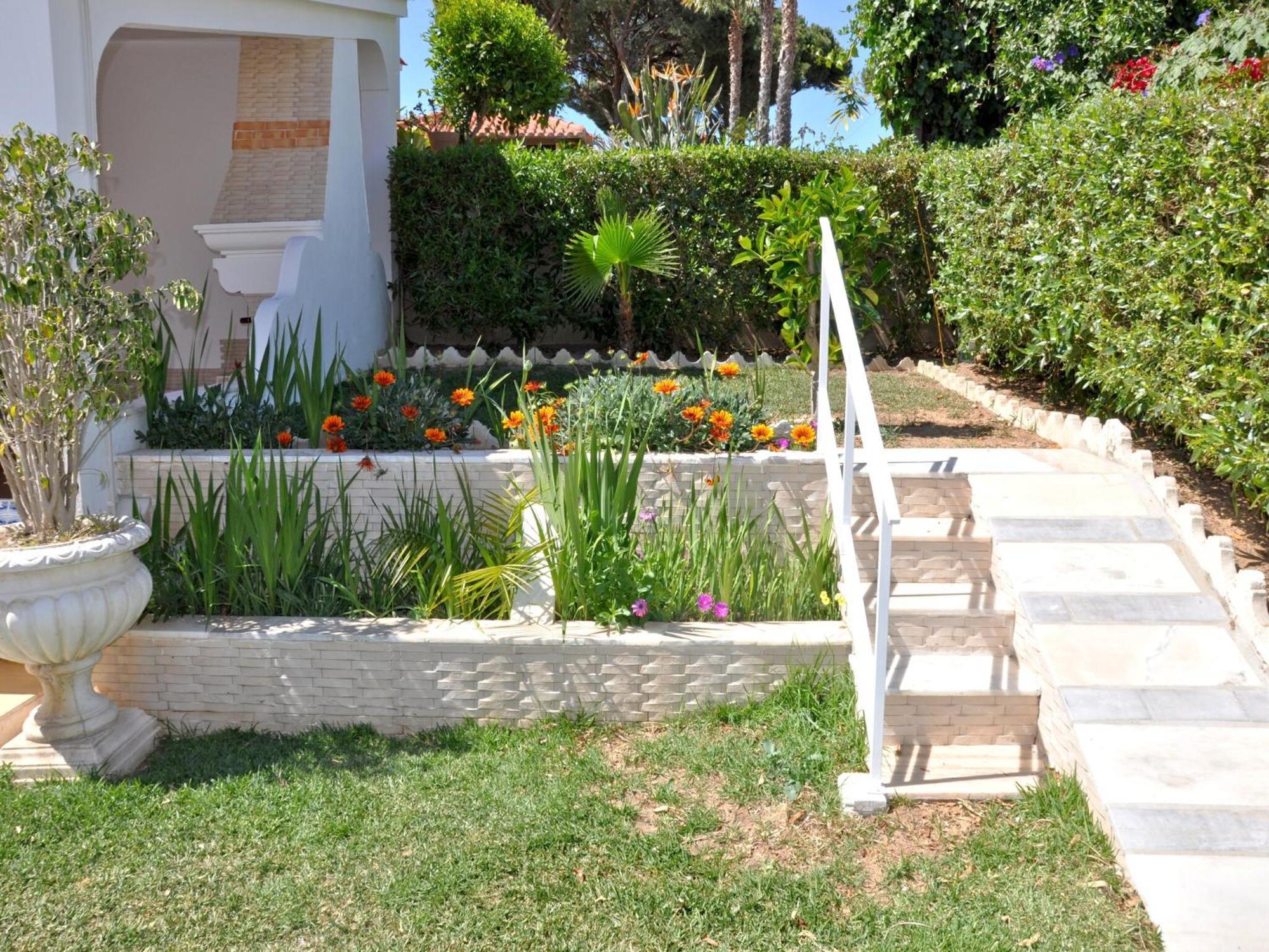 Holiday home Spacious In The Typical Portuguese Style With Private Swimming Pool Near