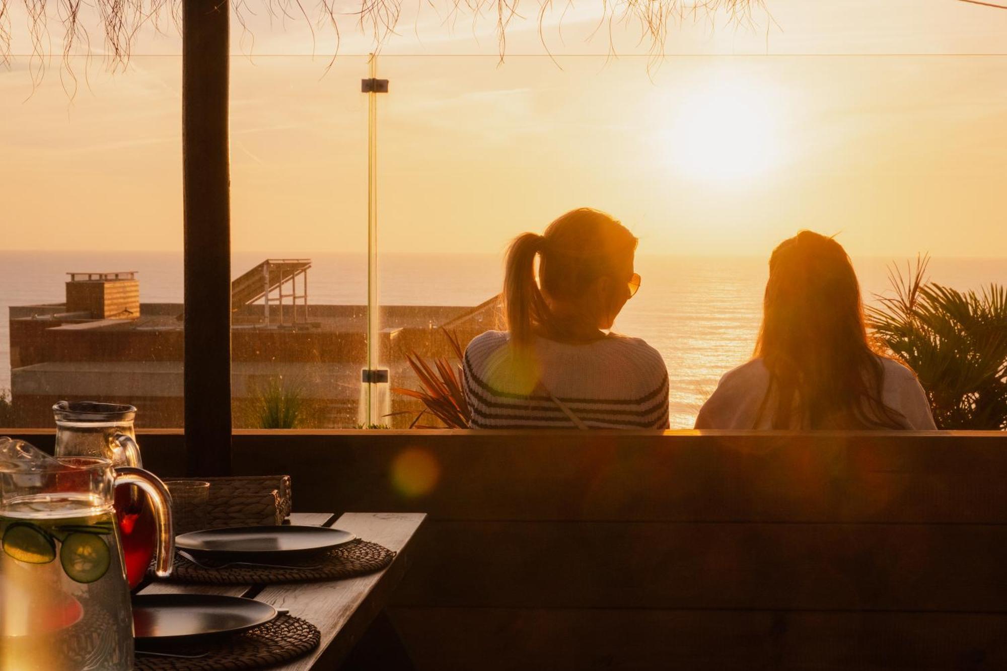 The Salty Pelican Yoga & Surf Retreat Hostel Ericeira