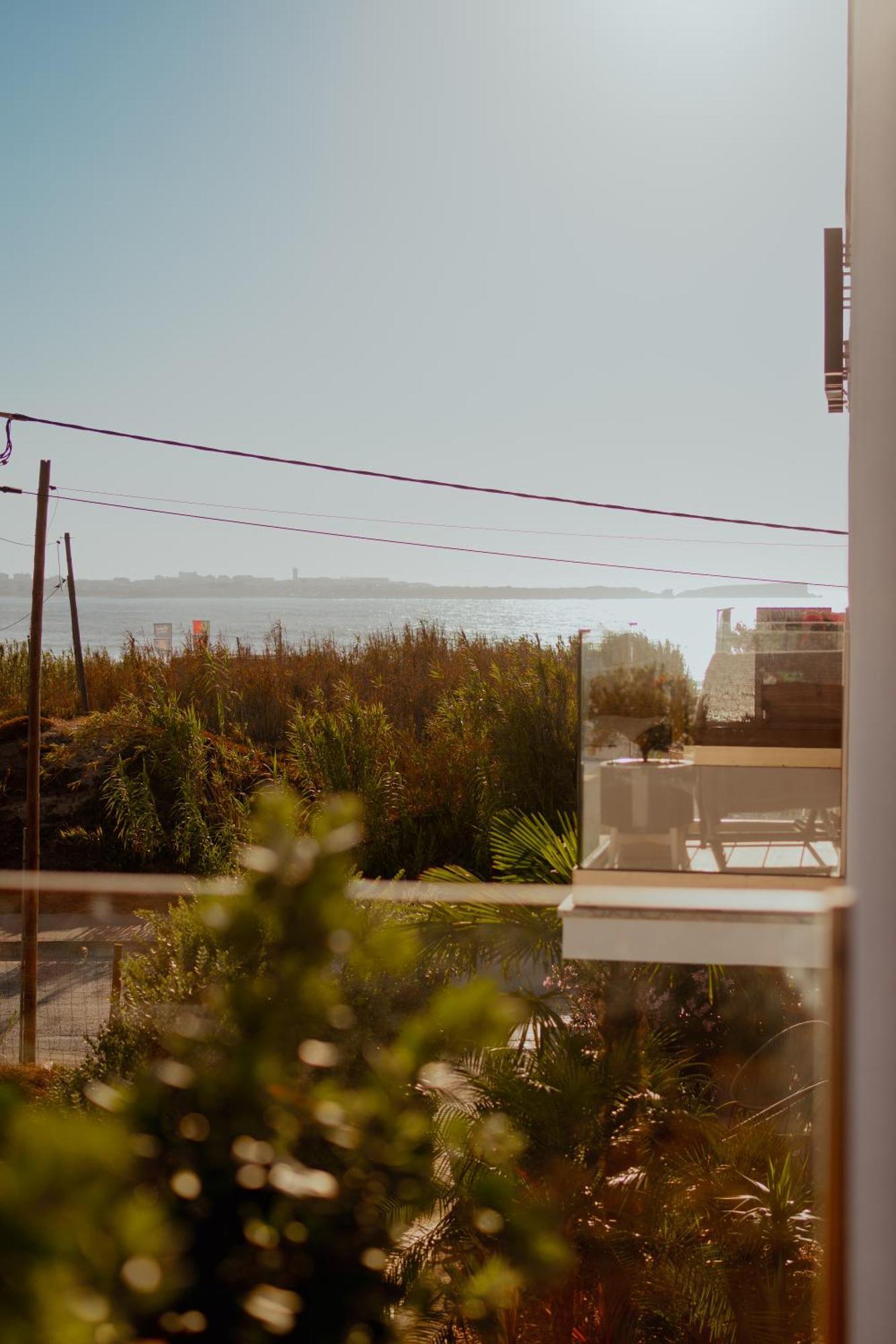 The Salty Pelican Yoga & Surf Retreat 4* Peniche