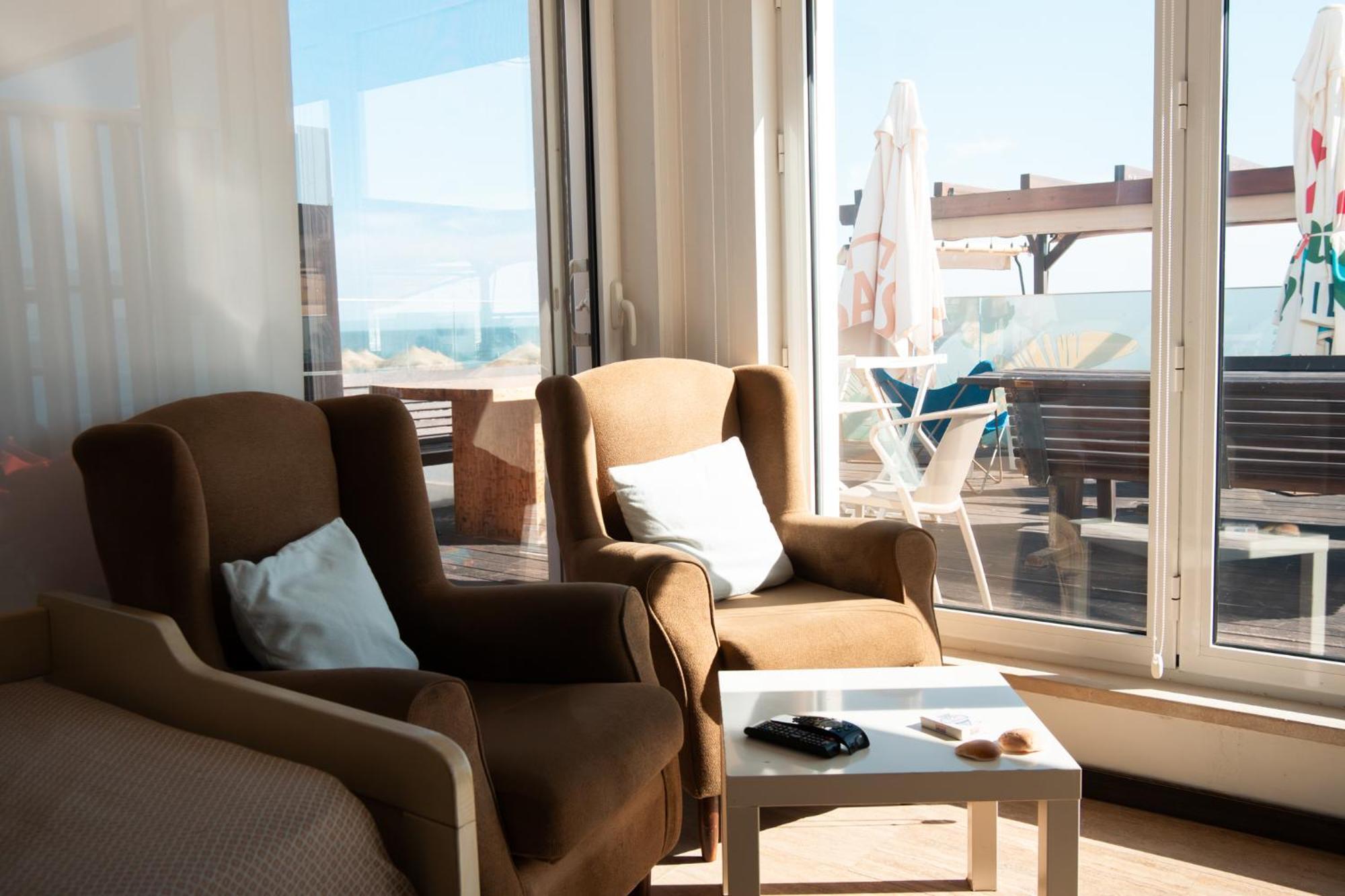 Apartment Wax By The Sea