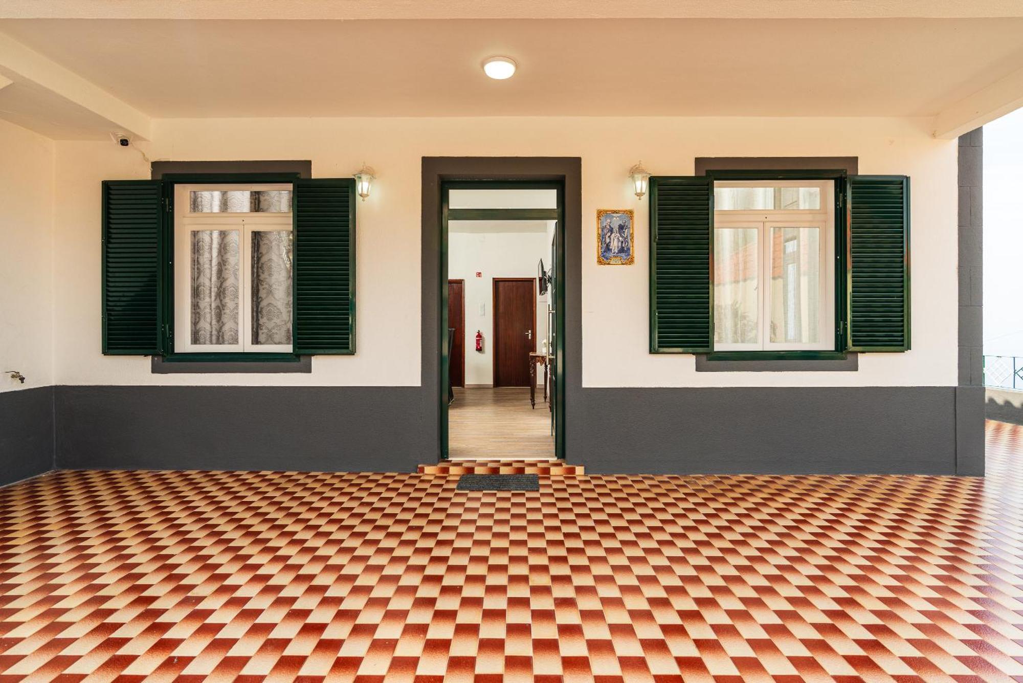 Achada House Apartment *