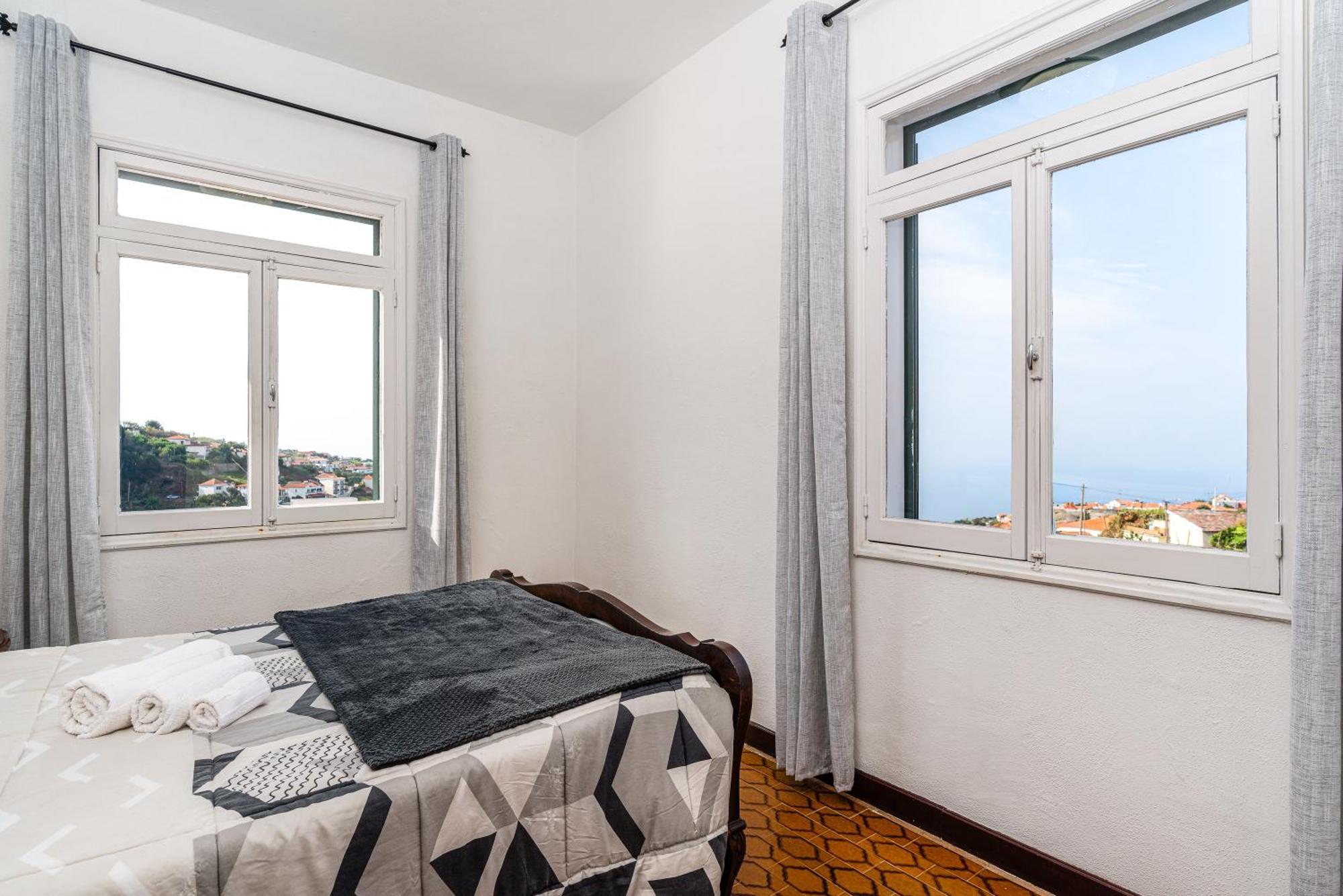 Apartment Achada House *