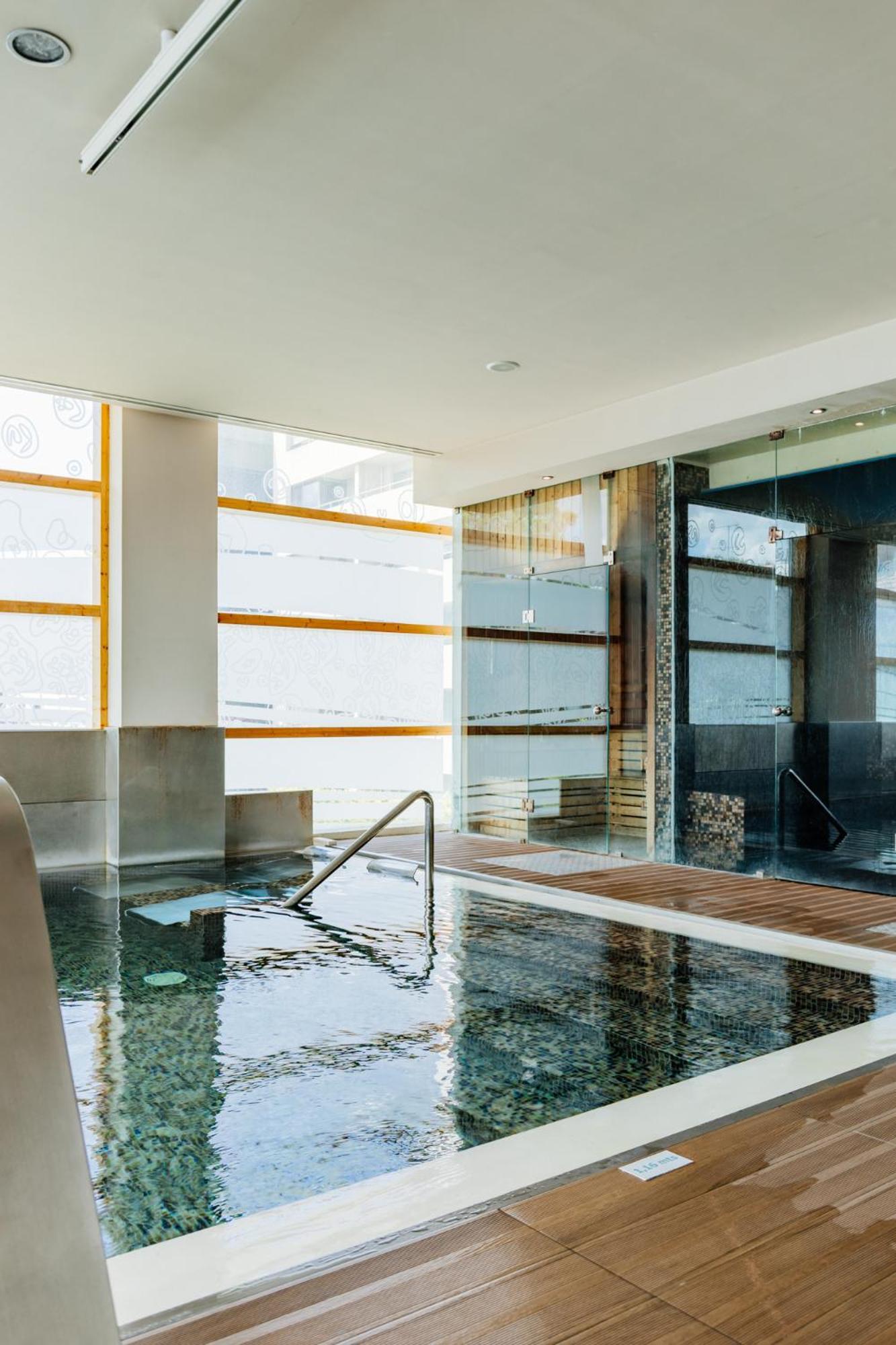 Axis Porto Business & Hotel