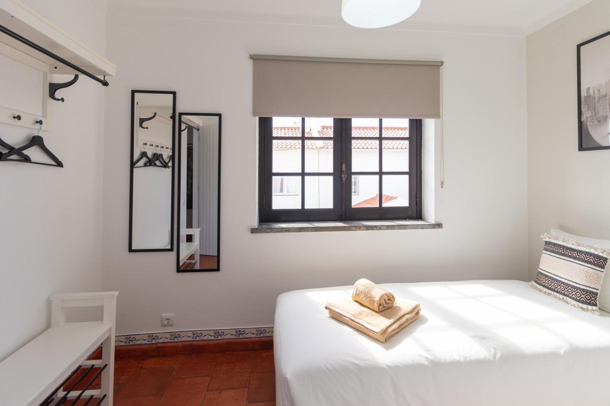 Classic Waves Hostel *