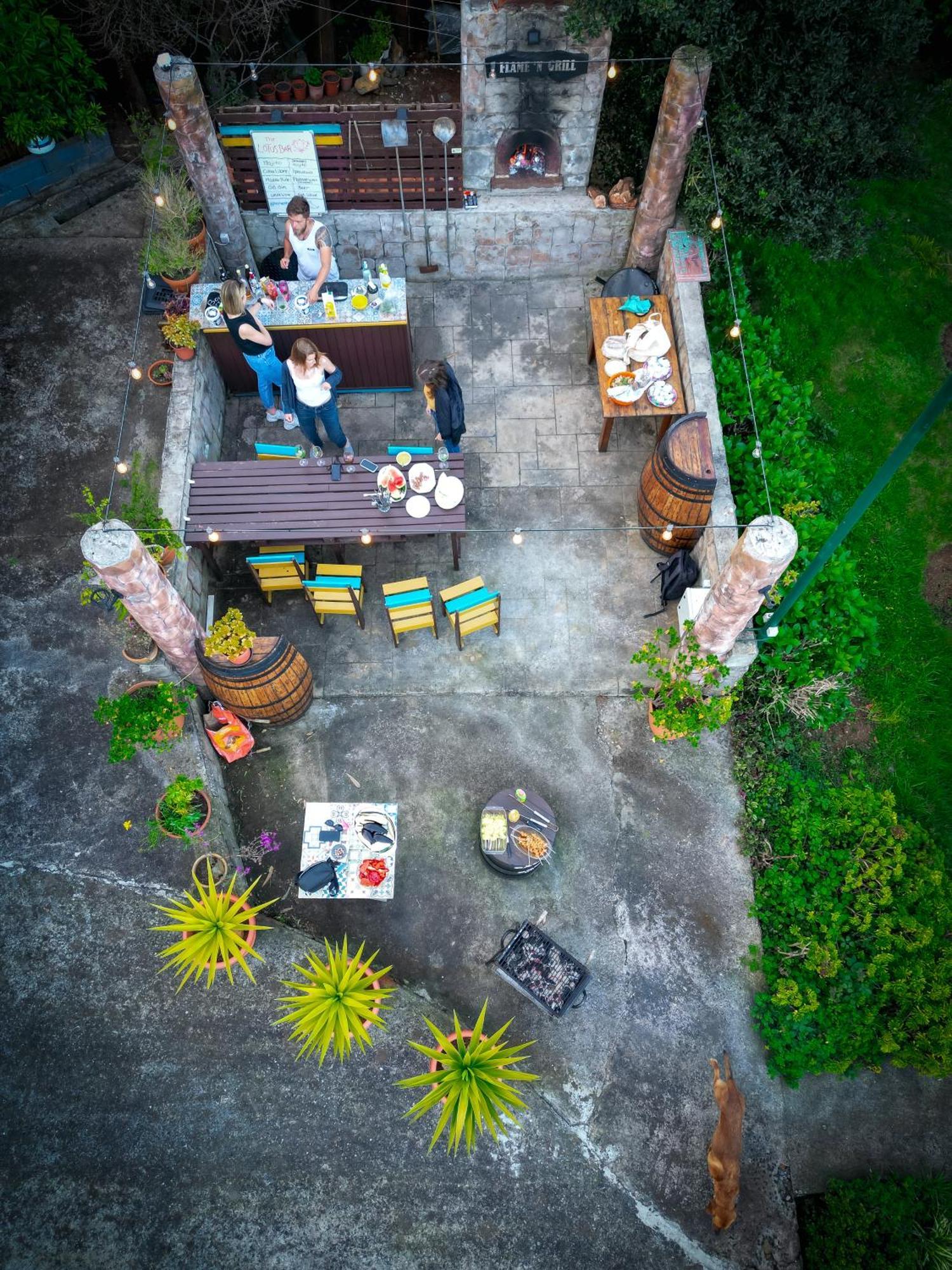 Homeoffice Madeira - Coliving & Coworking With A Community Inn