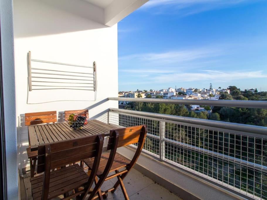 - Pool And Sea View & Center Apartment Albufeira