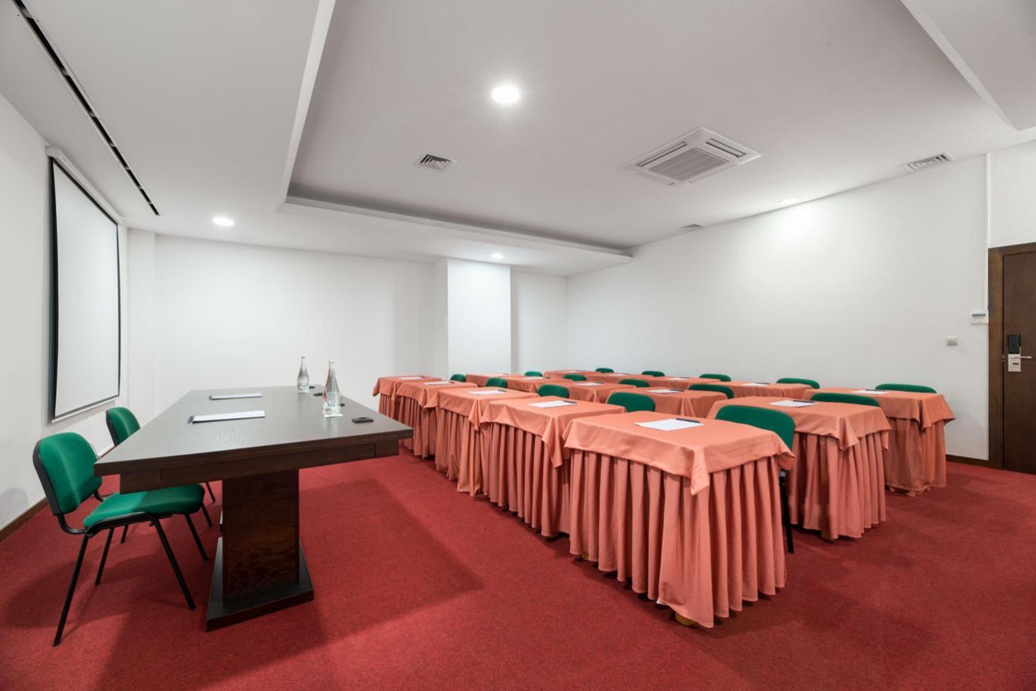 Exe Sao Lazaro Hotel 4*