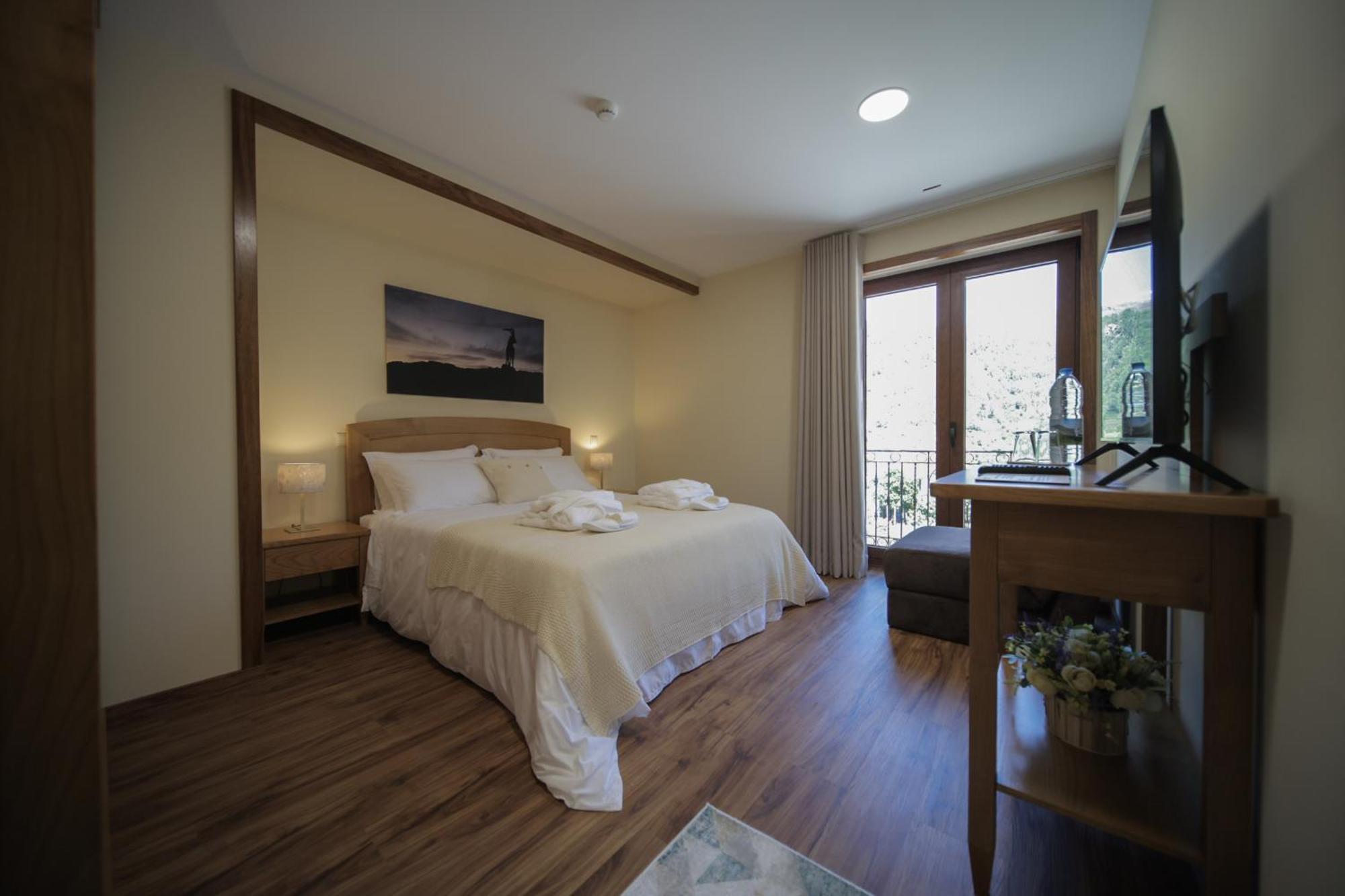 Casa Da Fonte - Hostal Gerês