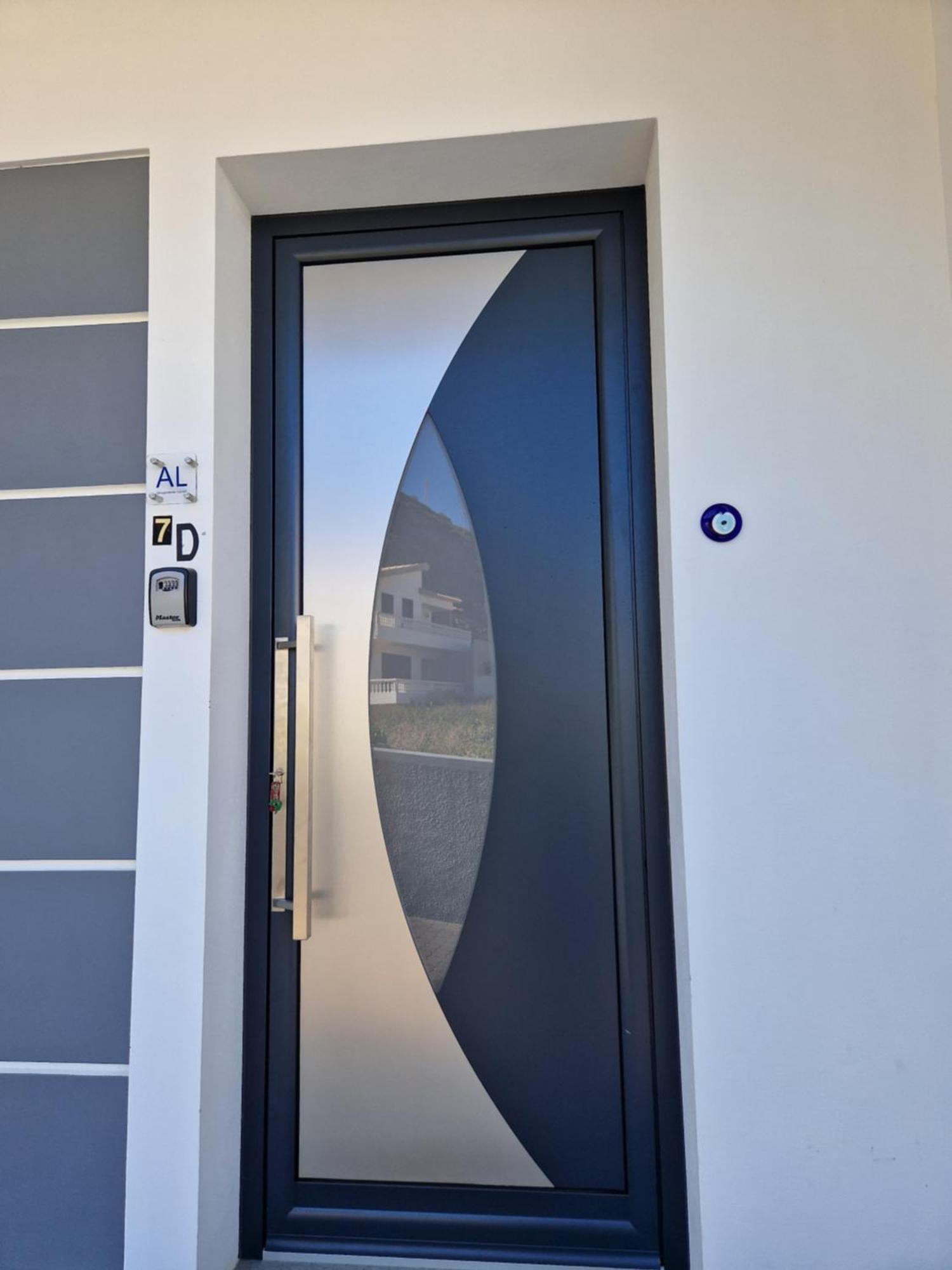 Delightful 2 Bedroom Vacation - C Machico (Madeira)