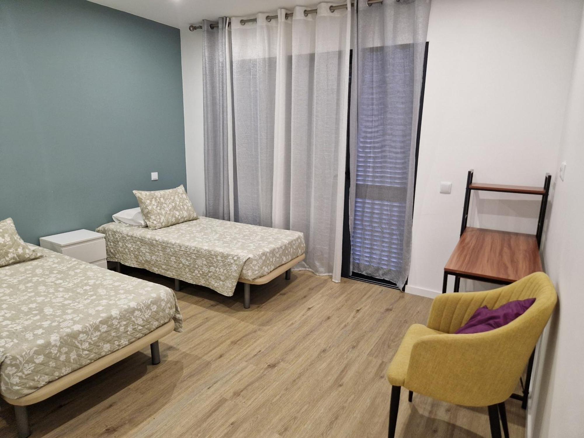 Delightful 2 Bedroom Vacation - C Apartamento Machico (Madeira)