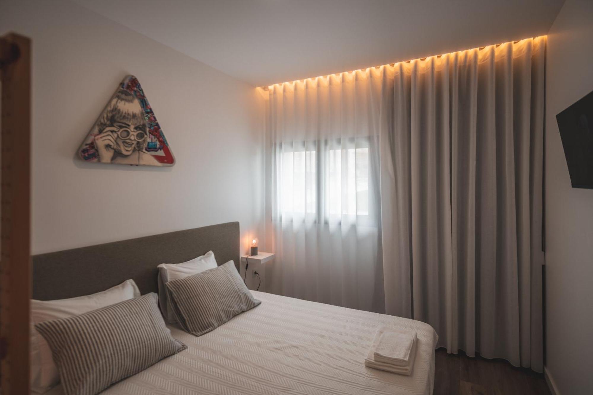 Paredes Surf House Hostel