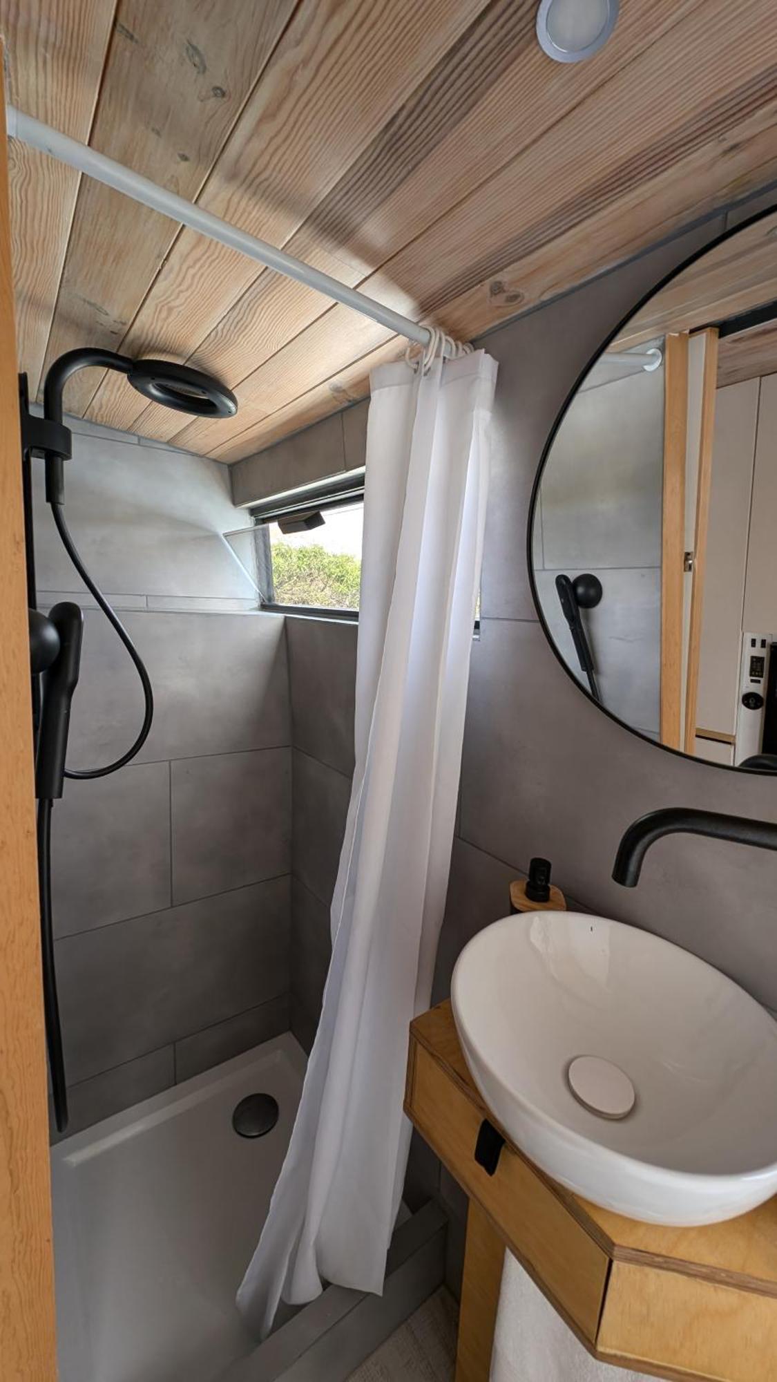Unique Minibus Tiny Ericeira