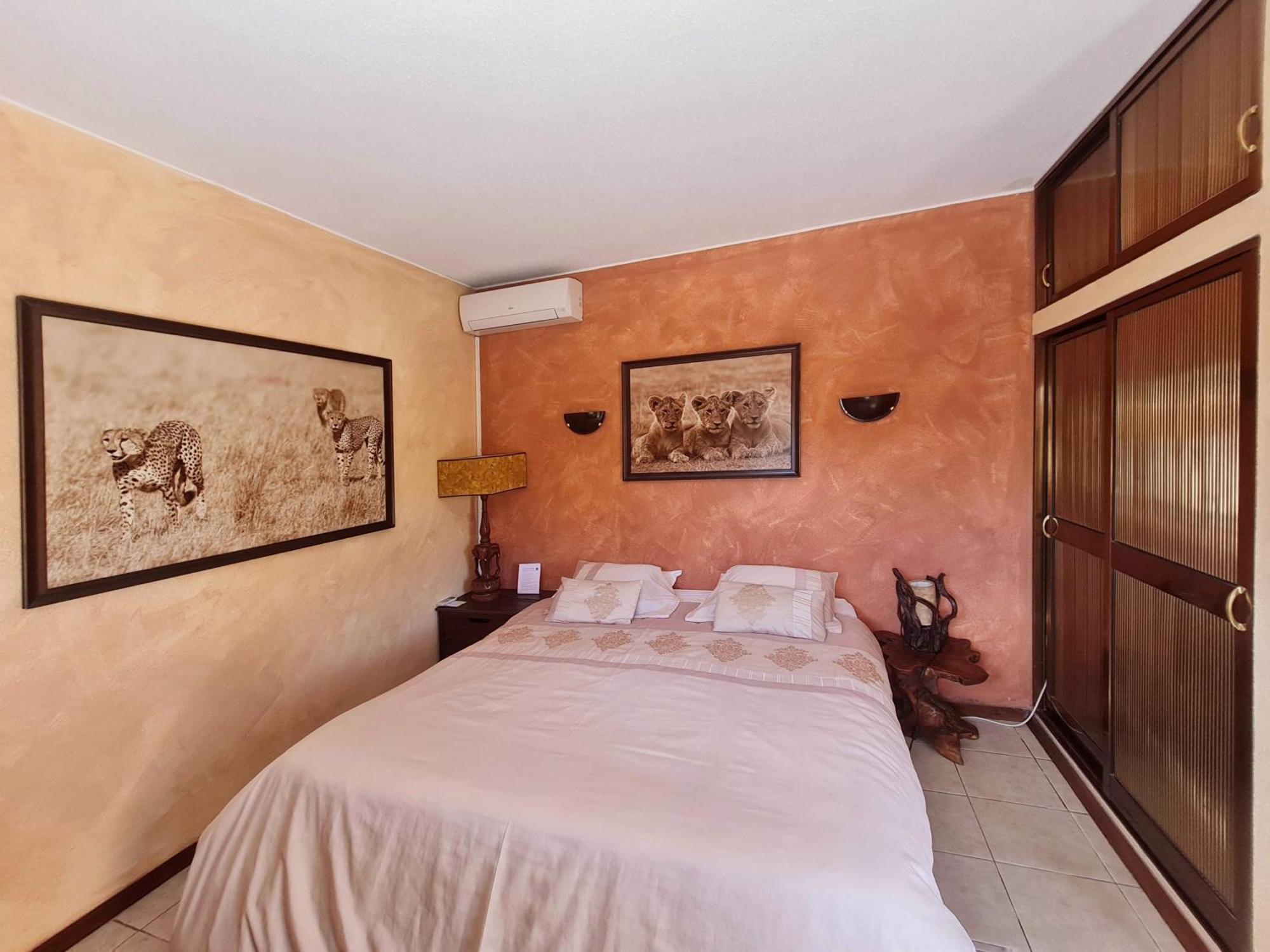 Villa Paraiso - Naturism Optional Adults Only Bed & Breakfast